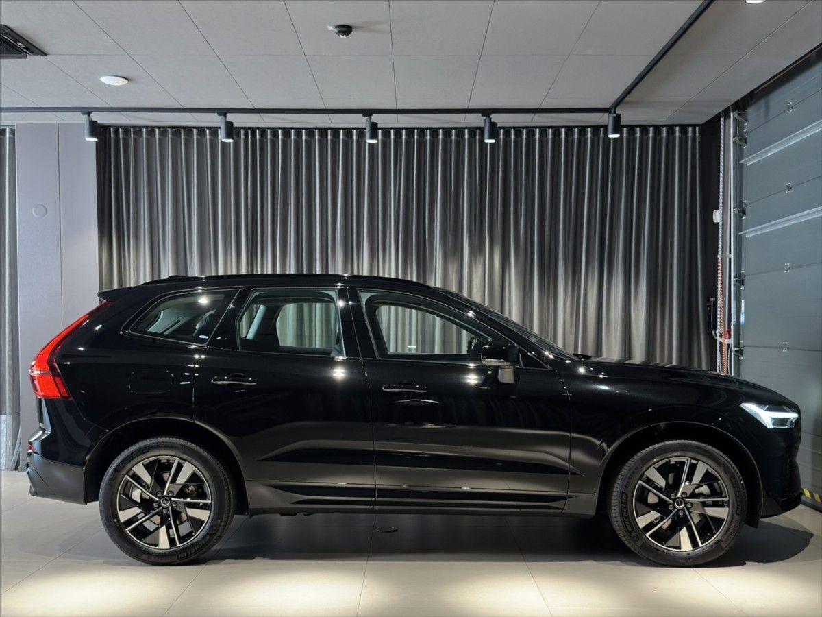 Volvo XC60, 2,0 B5  Plus Dark - fotka 3