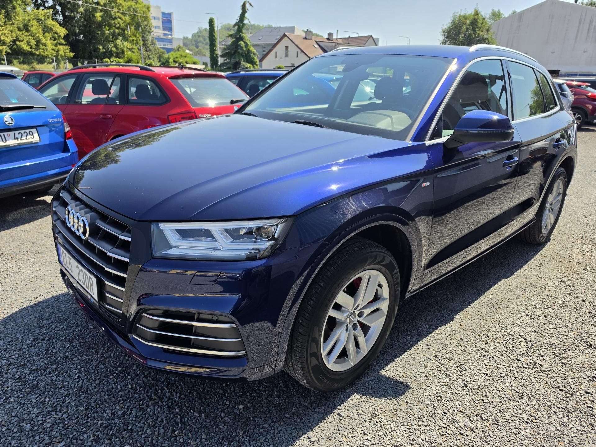 Audi Q5, 2.0 TFSI S-Line Hybrid - fotka 2