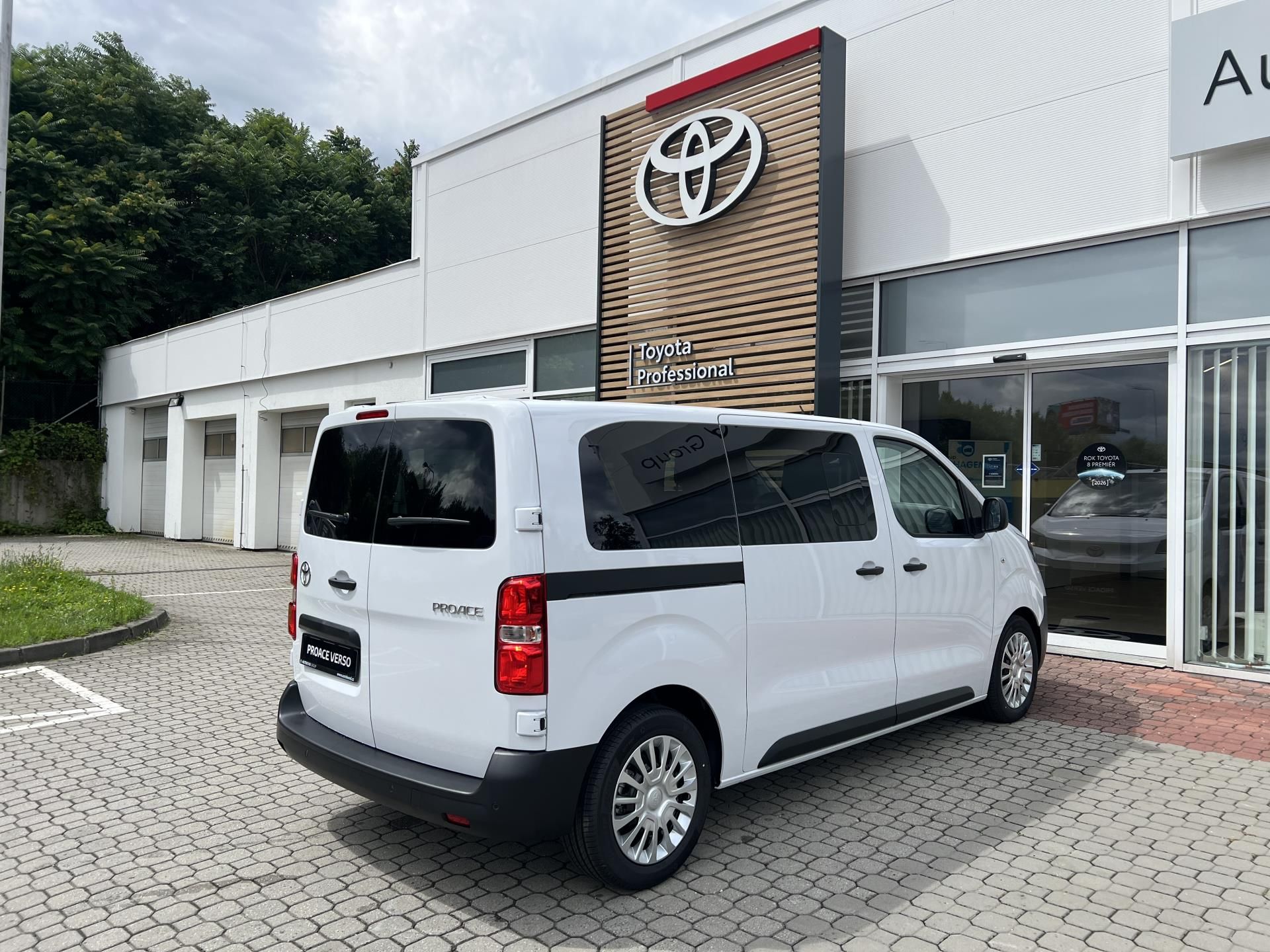 Toyota Proace Verso, 2.2D 150HP 6MT Combi 8S - fotka 6