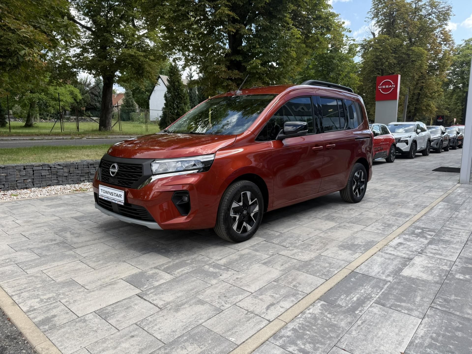 Nissan Townstar, L1 1.3 DIG-T Tekna-Terracota - fotka 3