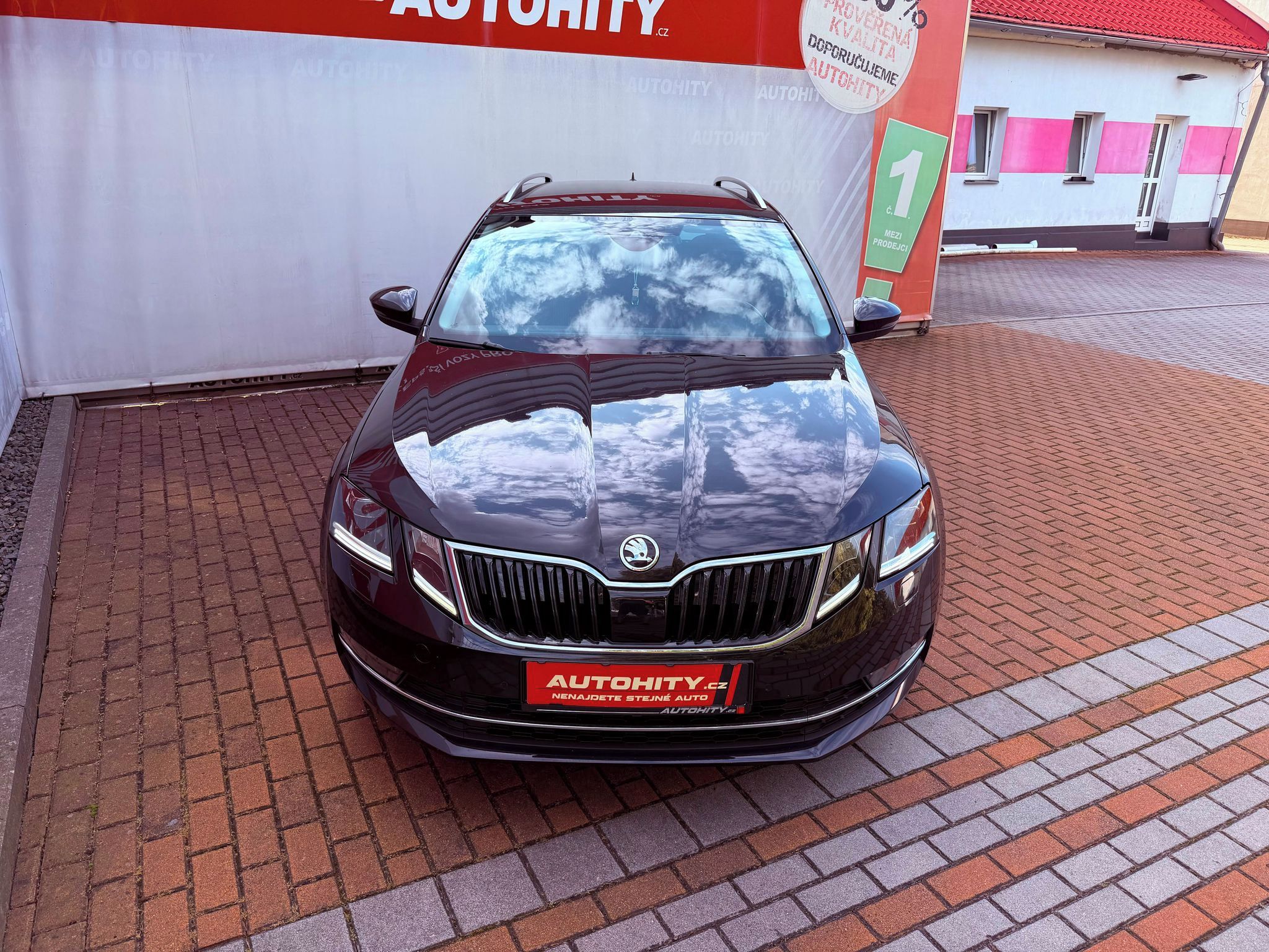 Škoda Octavia, 1.4 TSi DSG Style, Serviska - fotka 2