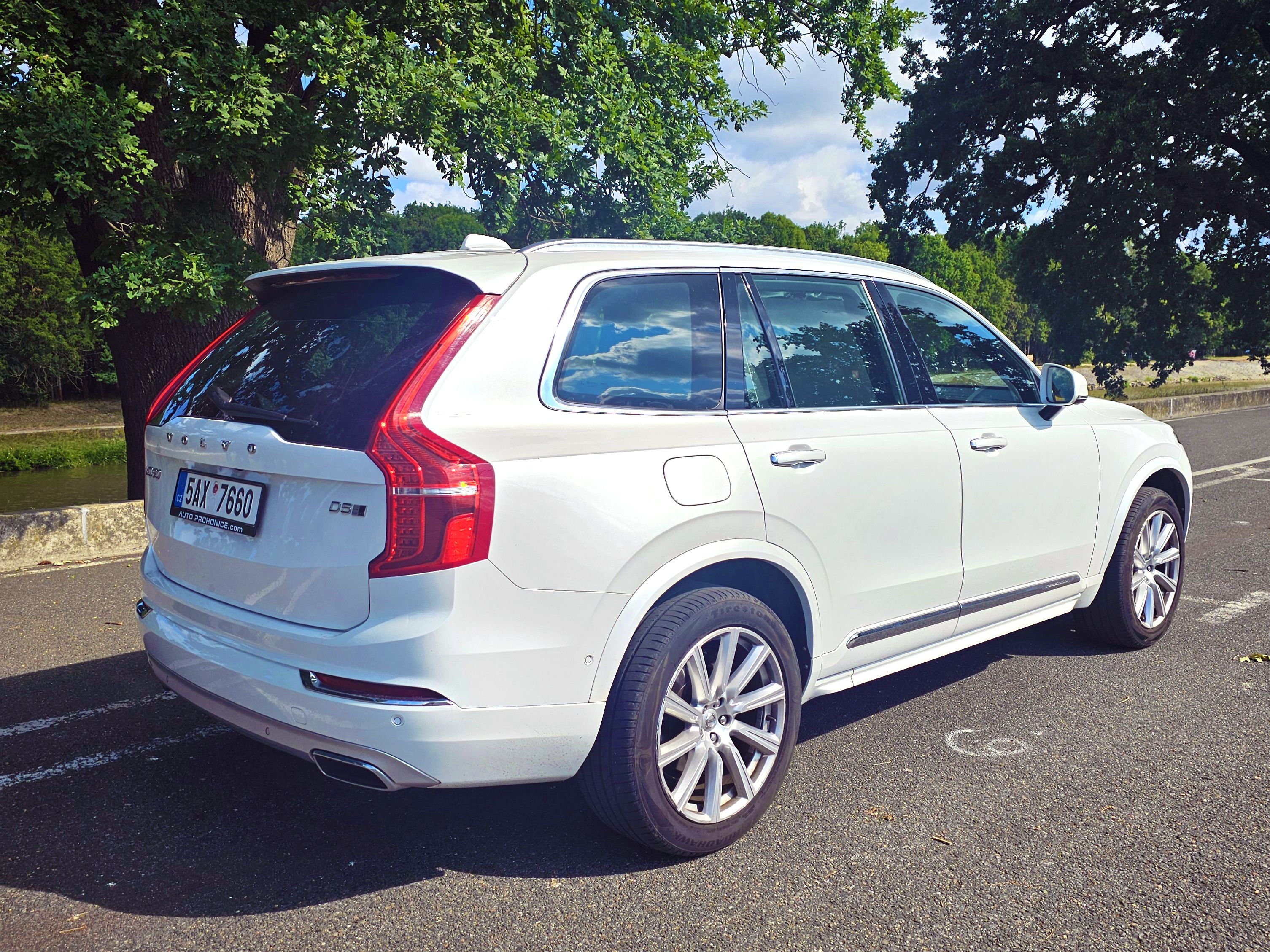 Volvo XC90, Volvo XC90 2.0 D5 AWD Inscript - fotka 2