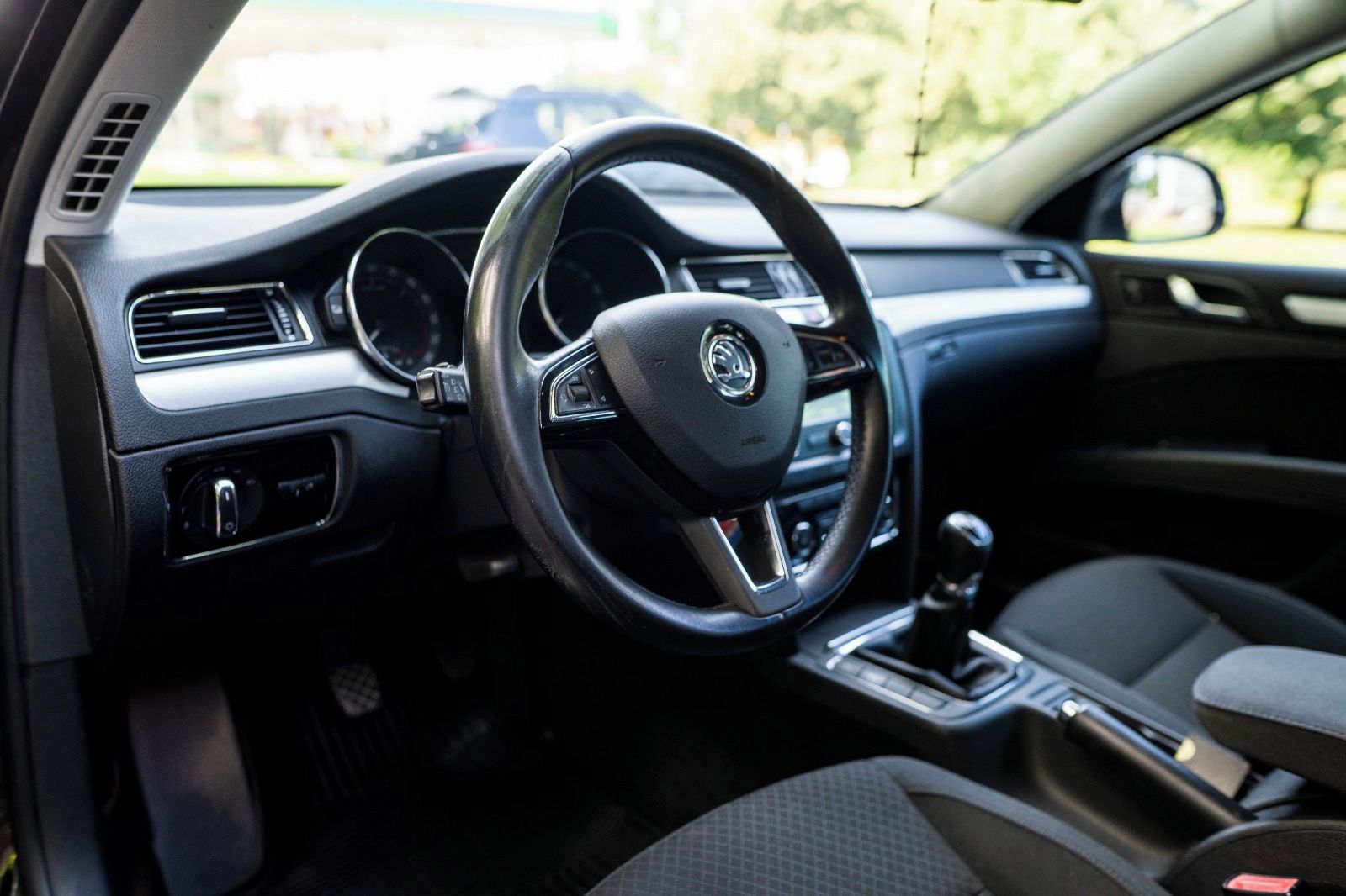 Škoda Superb, 2.0 TDI 103 kW, ČR - fotka 6