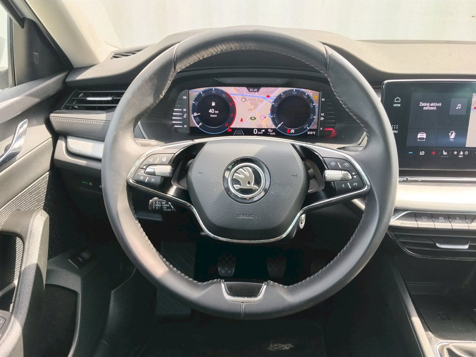 Škoda Octavia, 110kW Ambiente nezávislé topen - fotka 6