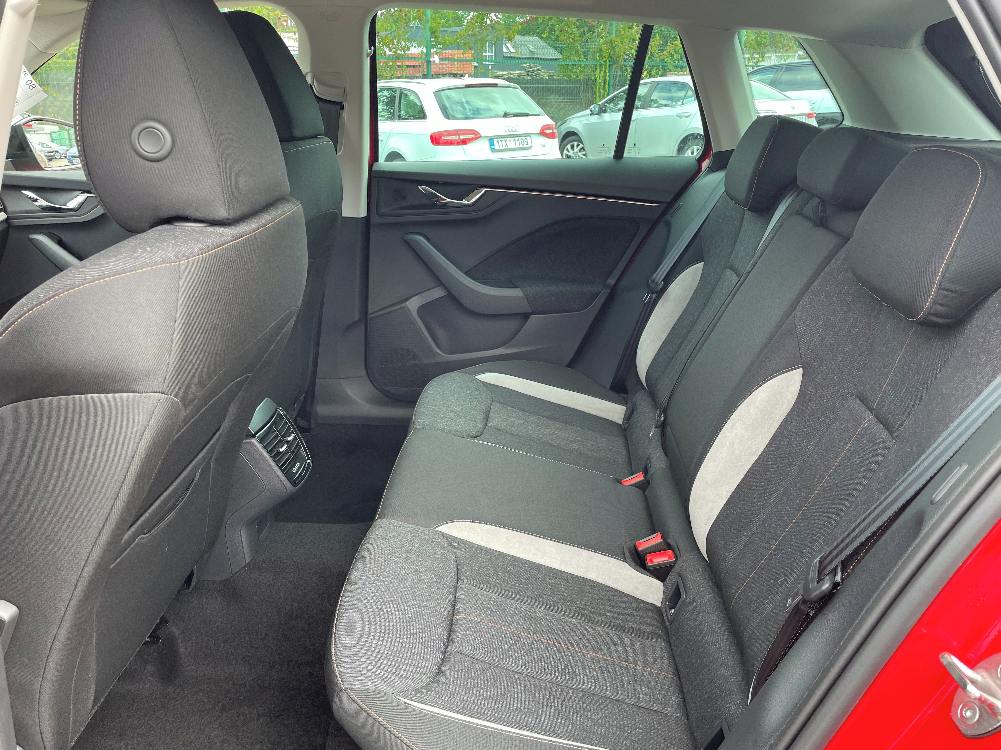 Škoda Kamiq, 1,0 TSI 85 kW, DSG Dynamic - fotka 6