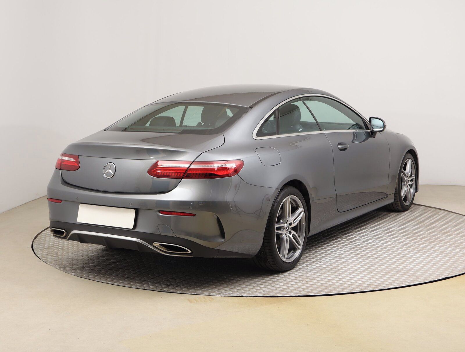 Mercedes-Benz Třídy E, 200, AMG Paket, Automat, Kůže - fotka 5