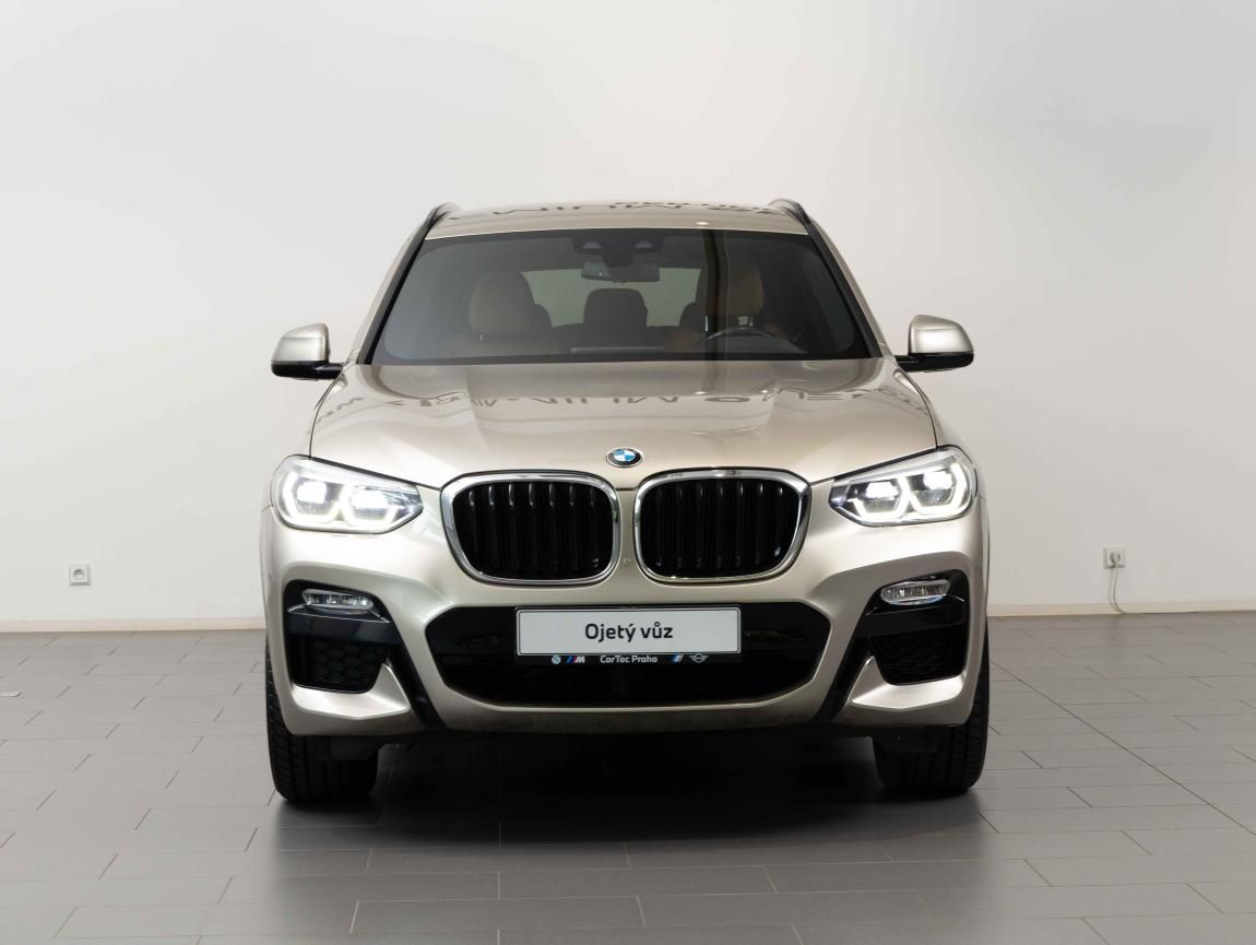 BMW X3, xDrive 20D - fotka 3