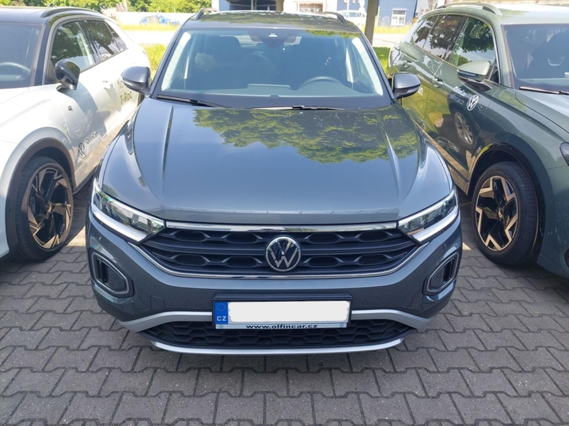Volkswagen T-Roc, 1,5 TSi/110kW LIFE - DSG,TZ,.. - fotka 2