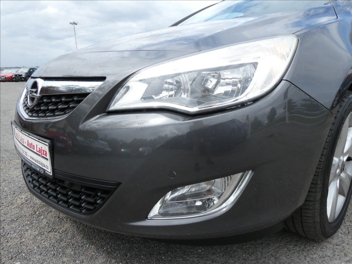 Opel Astra, 1,4 88kW 2x kola, 2.majitel - fotka 4