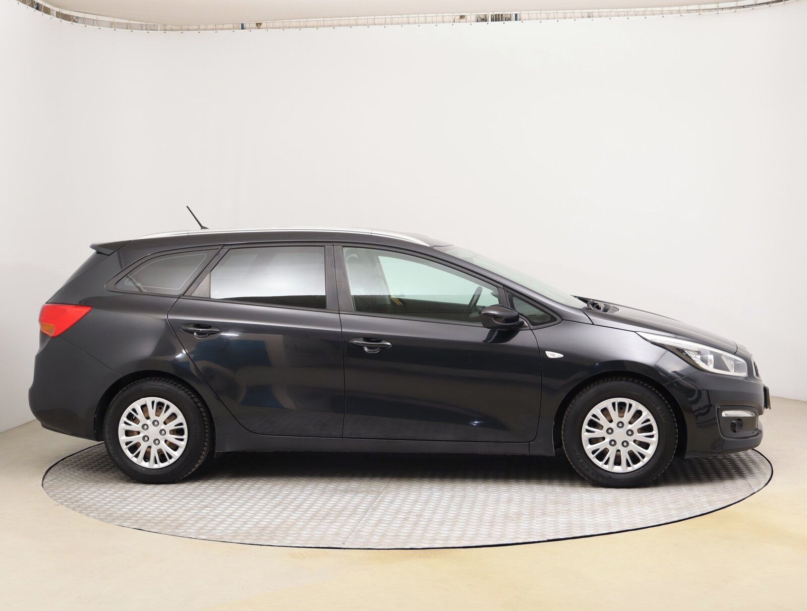 Kia Cee´d, 1.4 CVVT, Serv.kniha, Klima - fotka 6