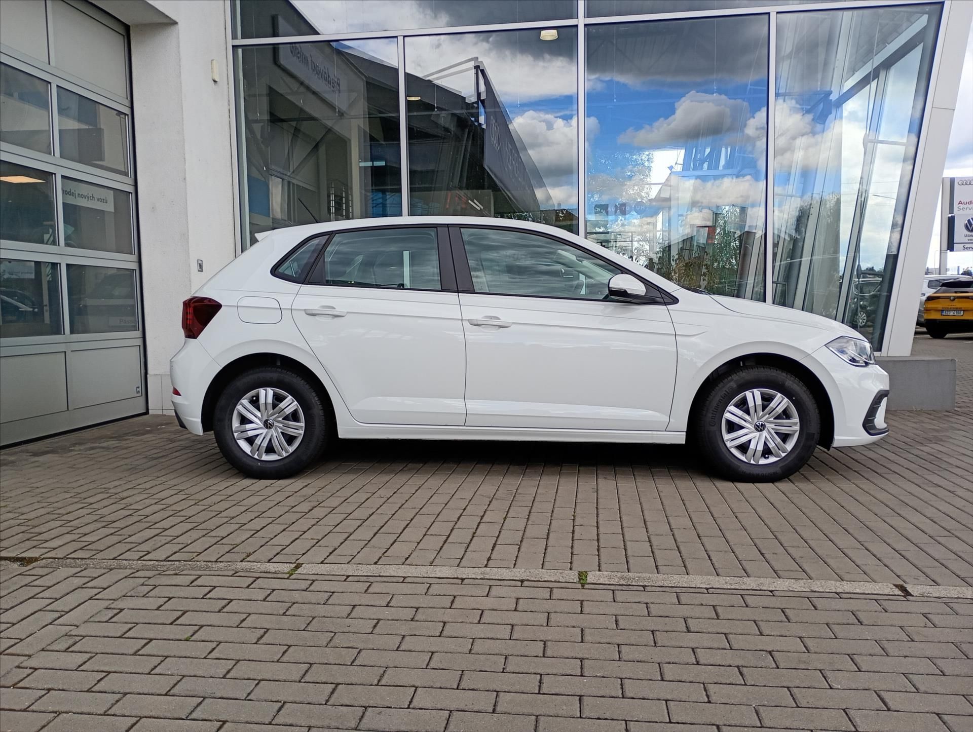 Volkswagen Polo, 1,0 MPI 59 kW 5G - fotka 4