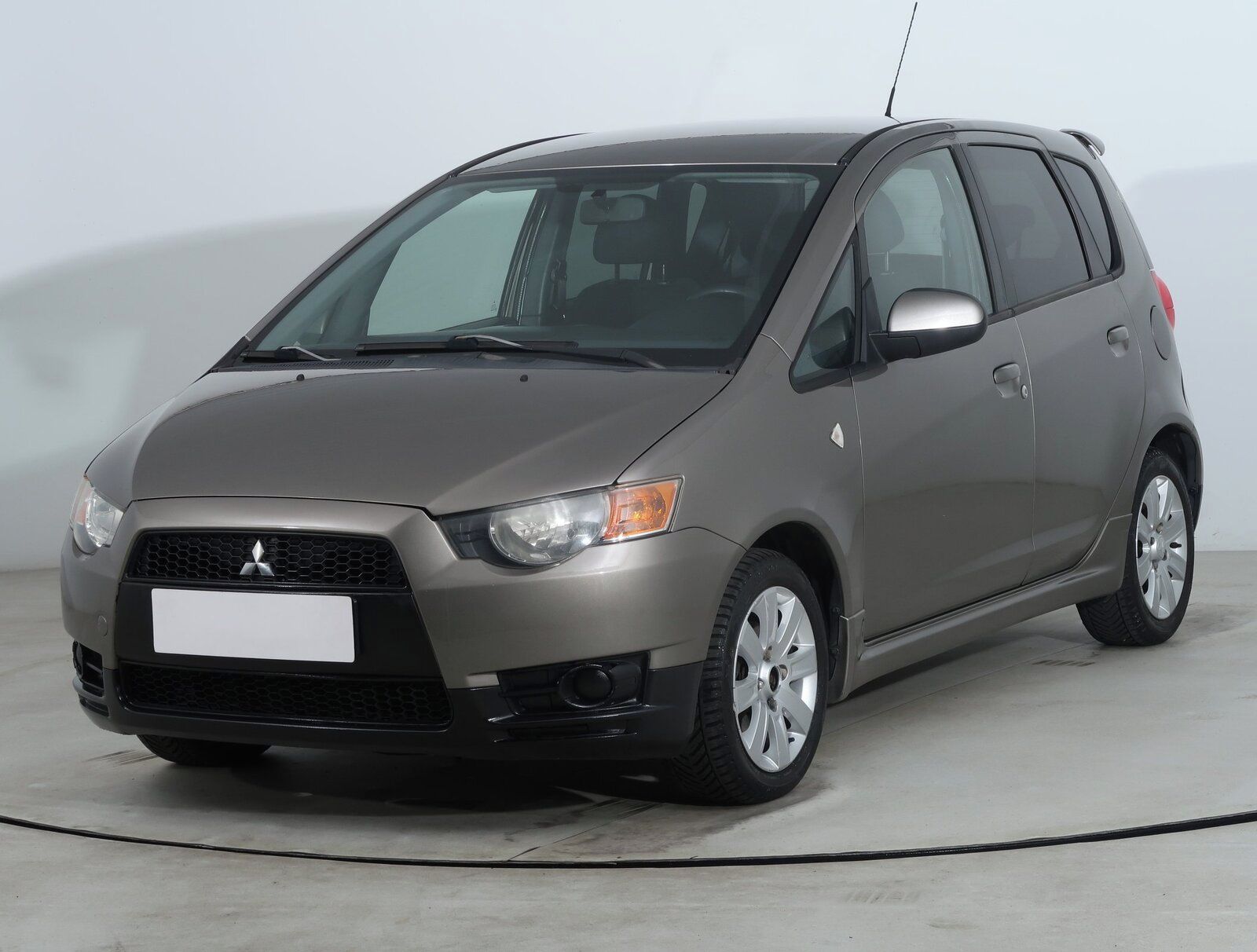 Mitsubishi Colt, 1.3, jezdí výborně - fotka 2