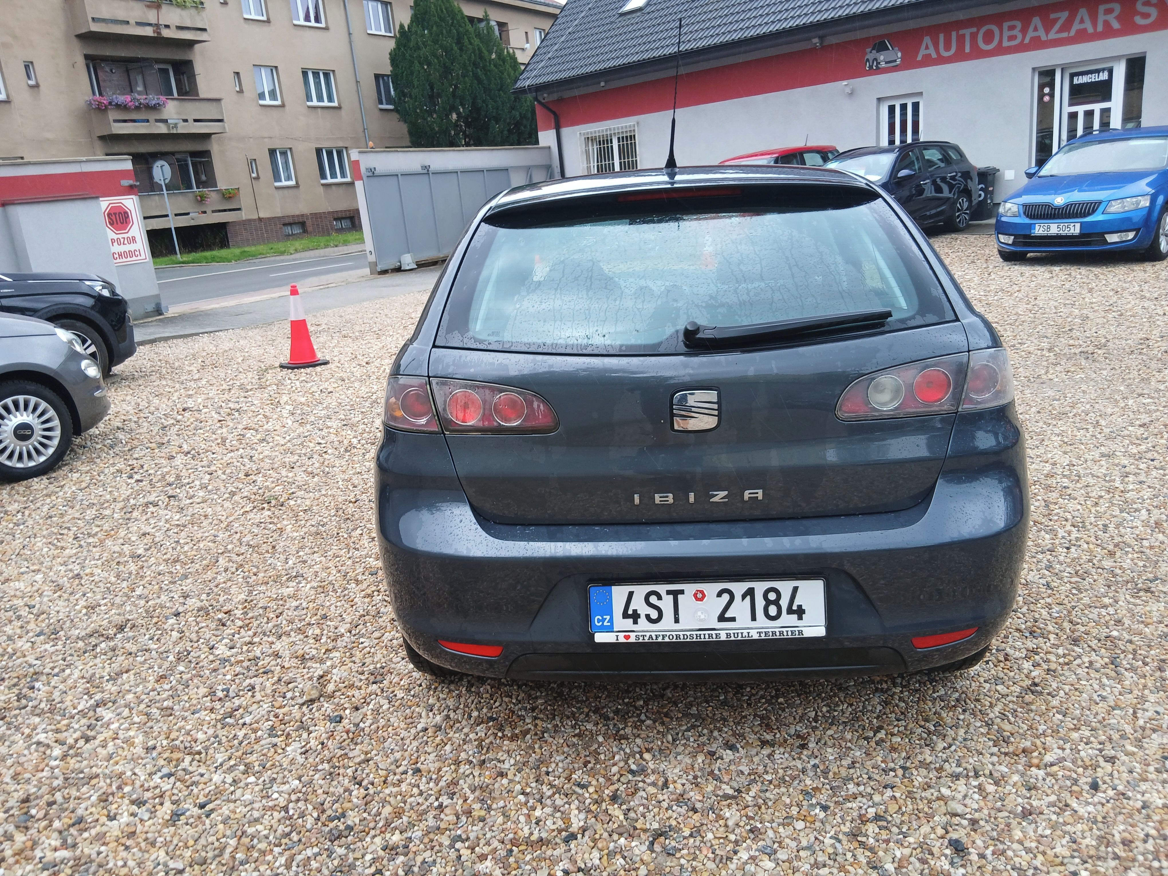 Seat Ibiza, 1.2i 51KW Klima + Zimní kola - fotka 6