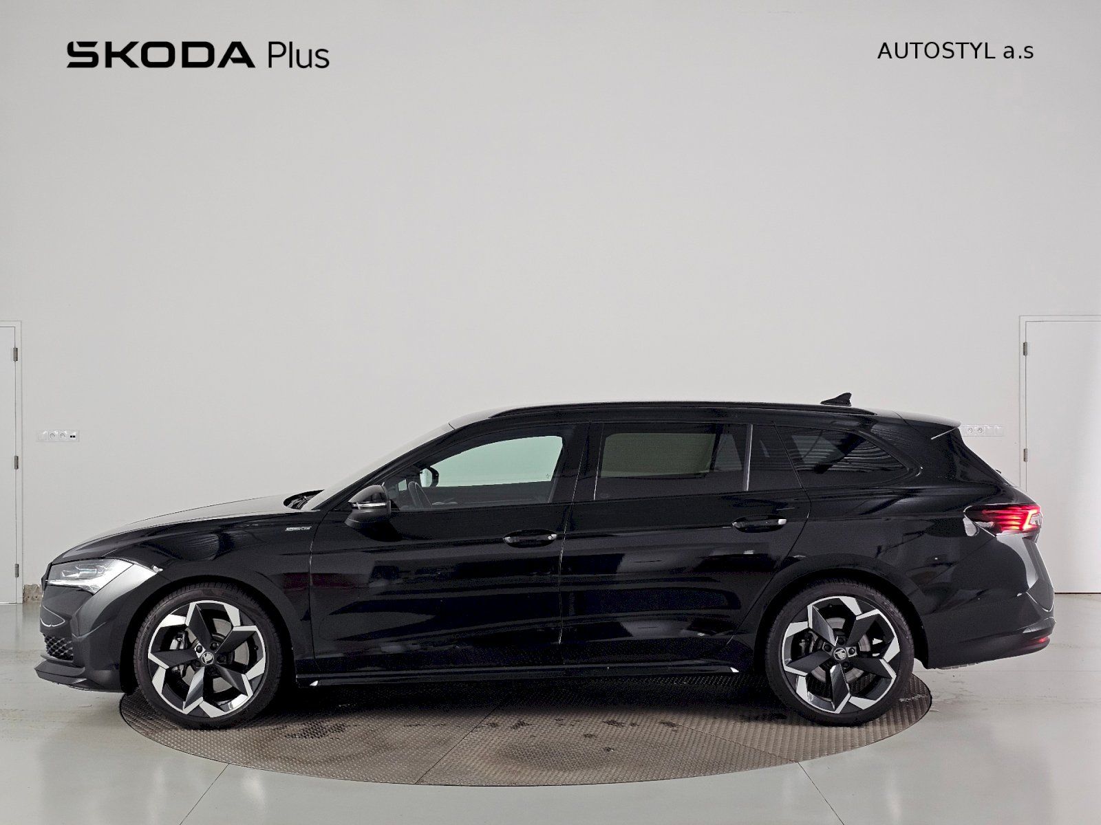 Škoda Superb, 2.0TSi 195kW 4X4 SPORTLINE WEB - fotka 3