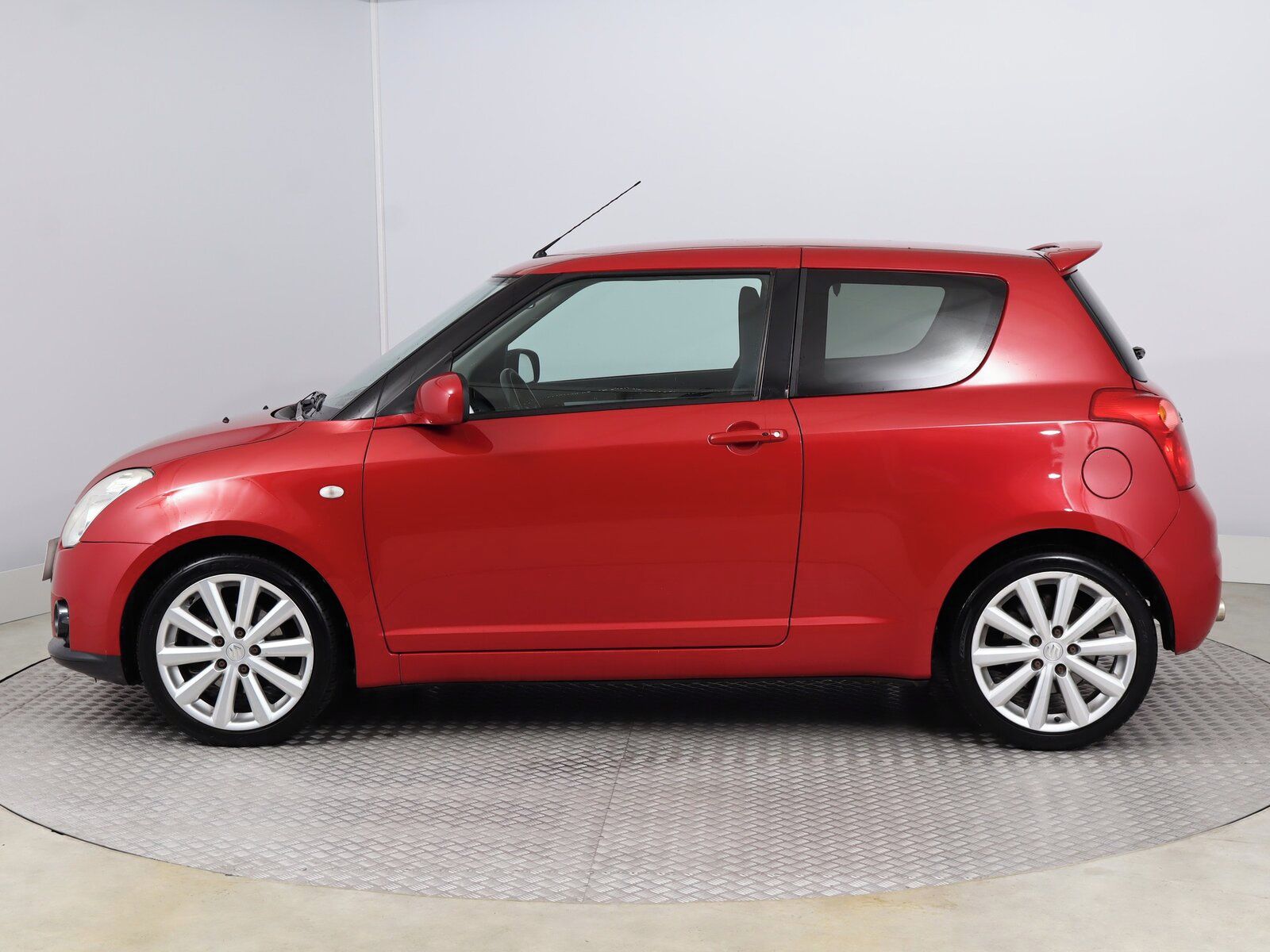 Suzuki Swift, 1.6 Sport, Automatická klima - fotka 3