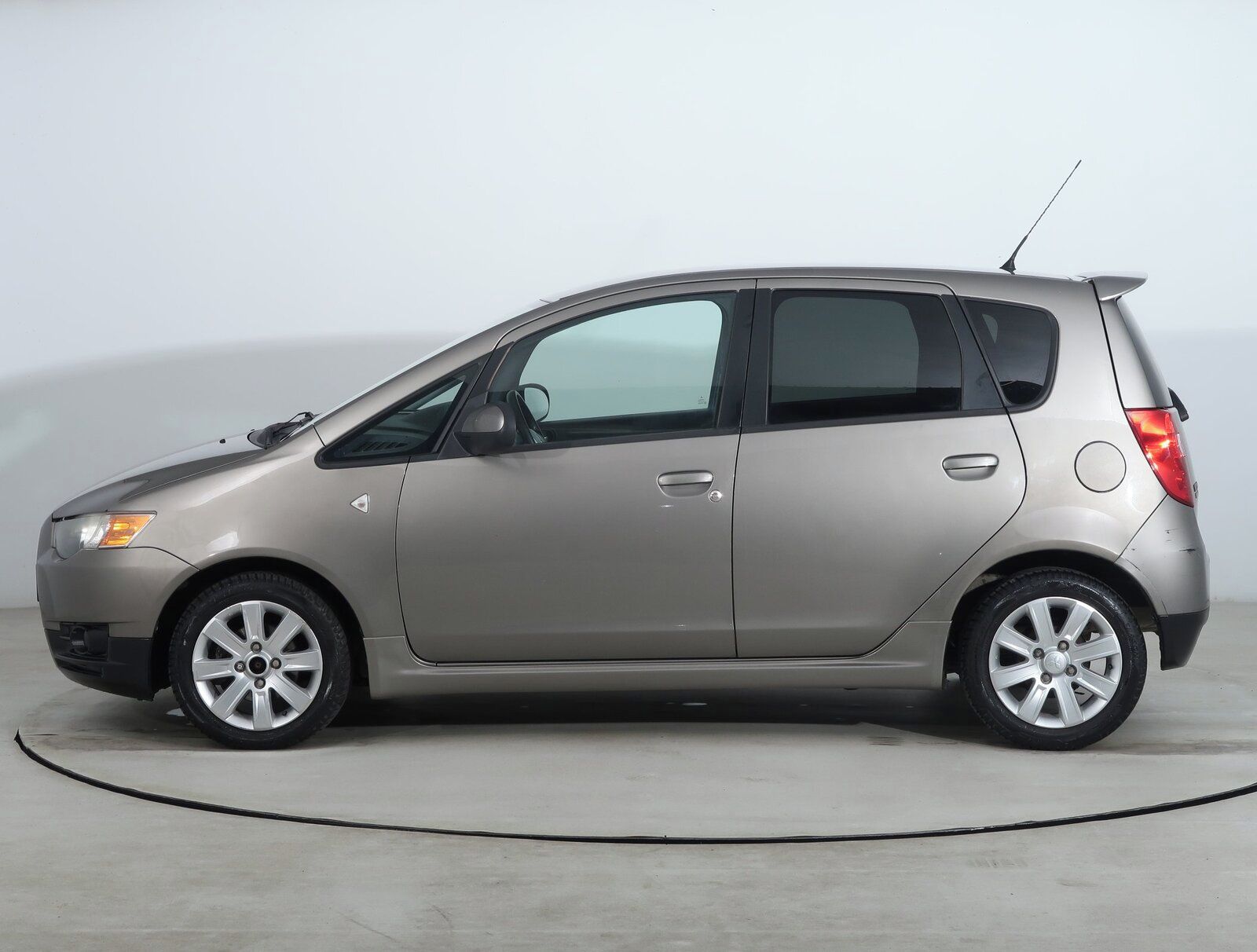 Mitsubishi Colt, 1.3, jezdí výborně - fotka 3