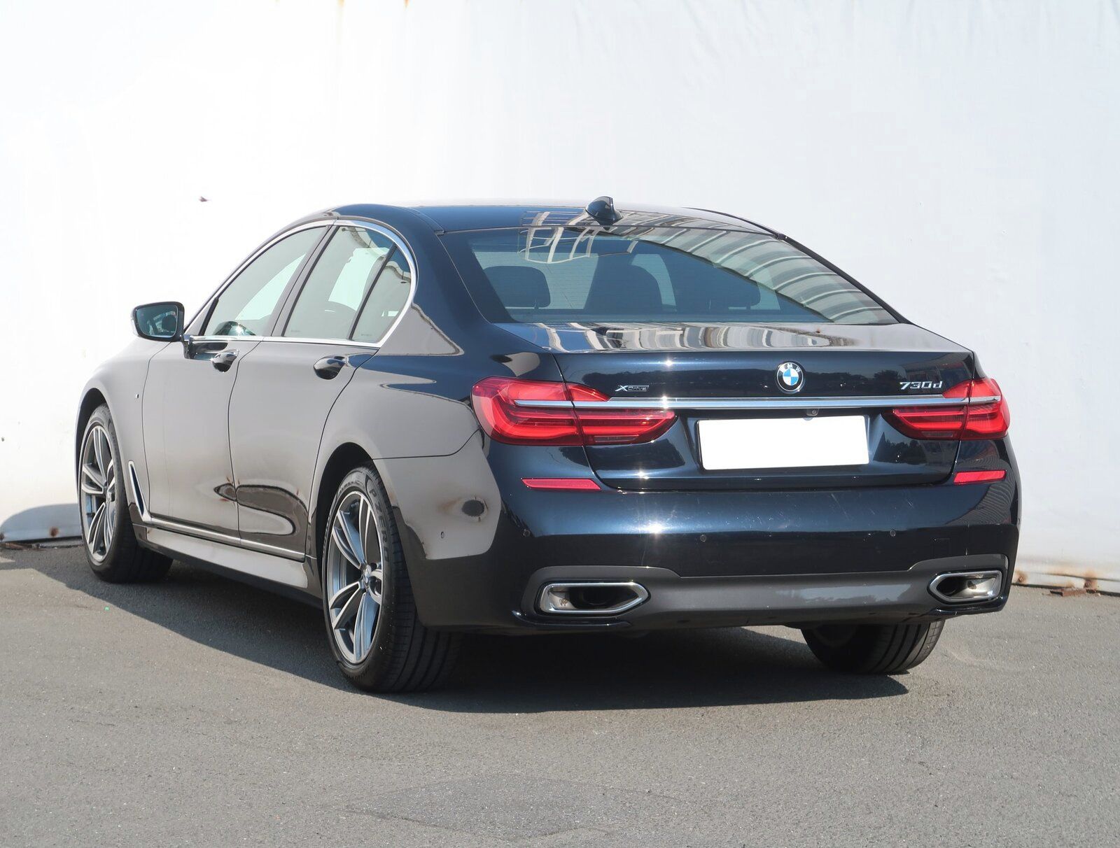 BMW Řada 7, 730 d xDrive, M Paket, 4X4 - fotka 4