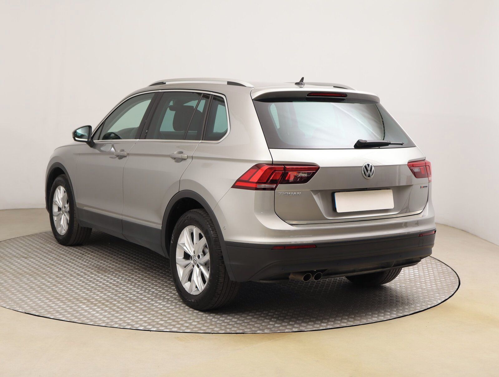 Volkswagen Tiguan, 2.0 TSI, Elegance, 4X4 - fotka 4