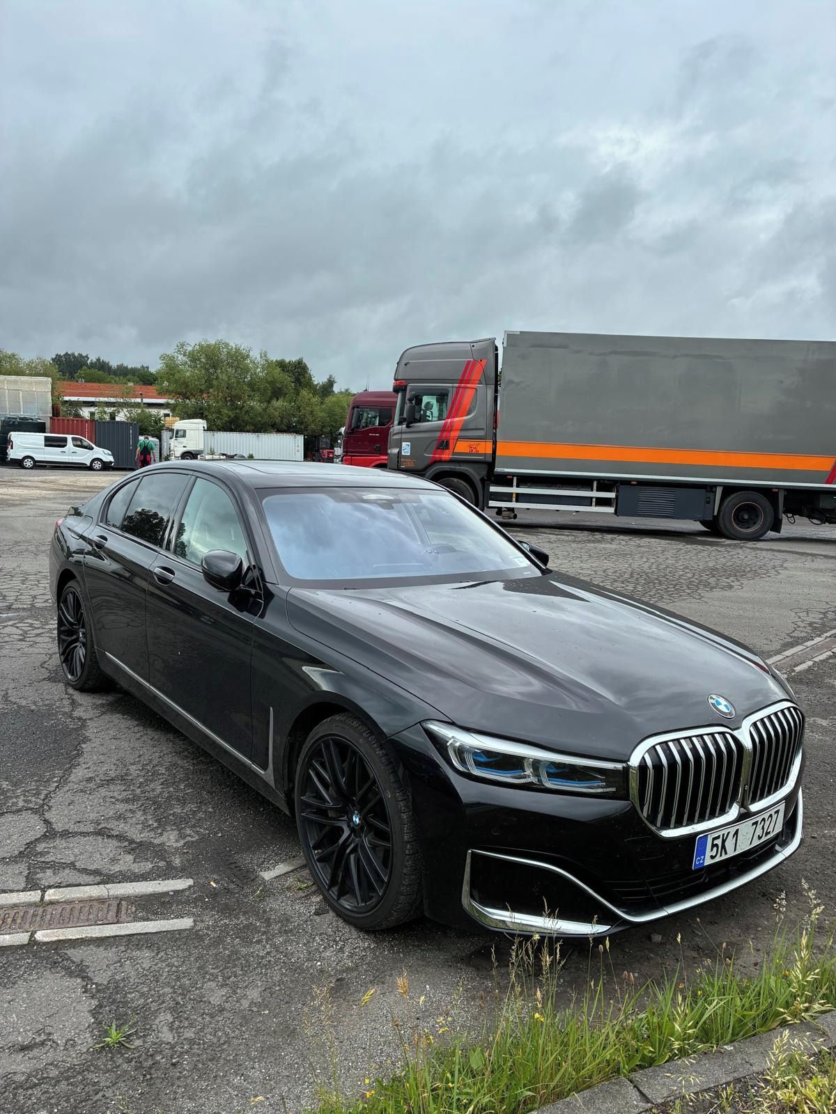 BMW Řada 7, 1 maj.plný servis nová STK - fotka 2