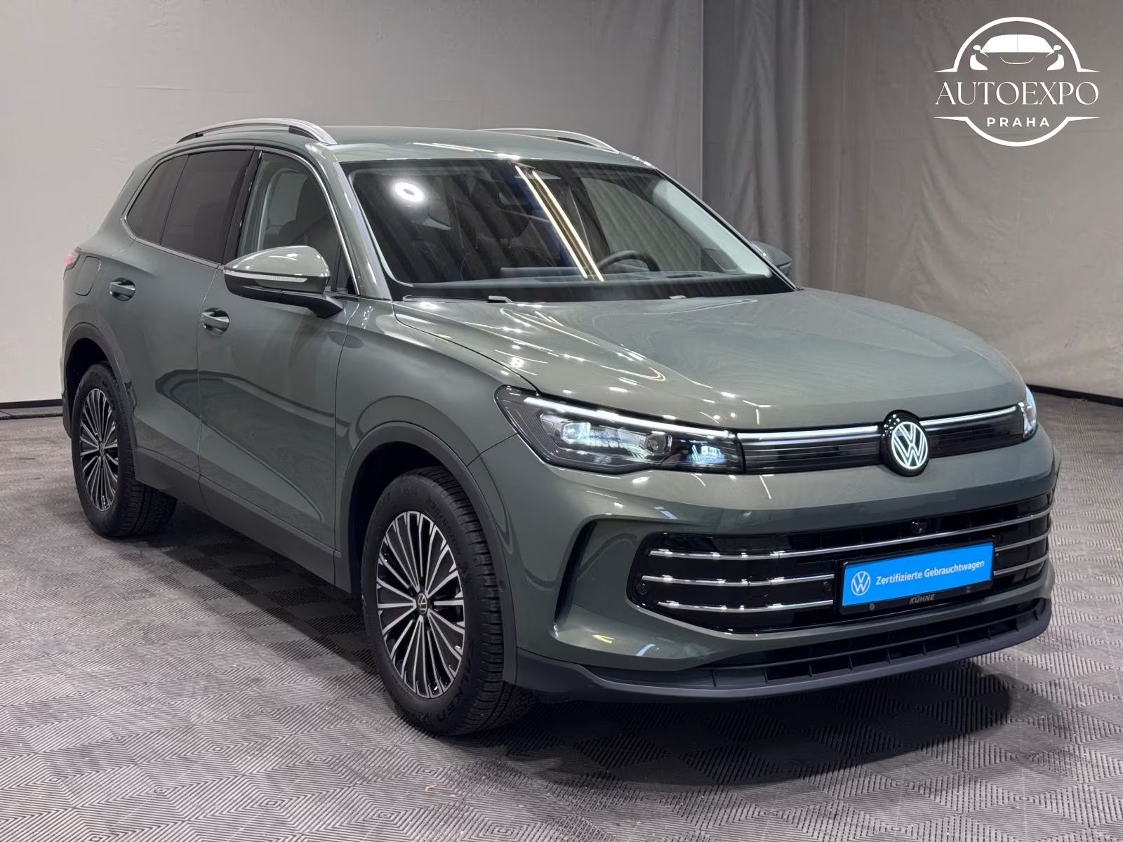 Volkswagen Tiguan, Elegance 2.0 TDI DSG - fotka 2