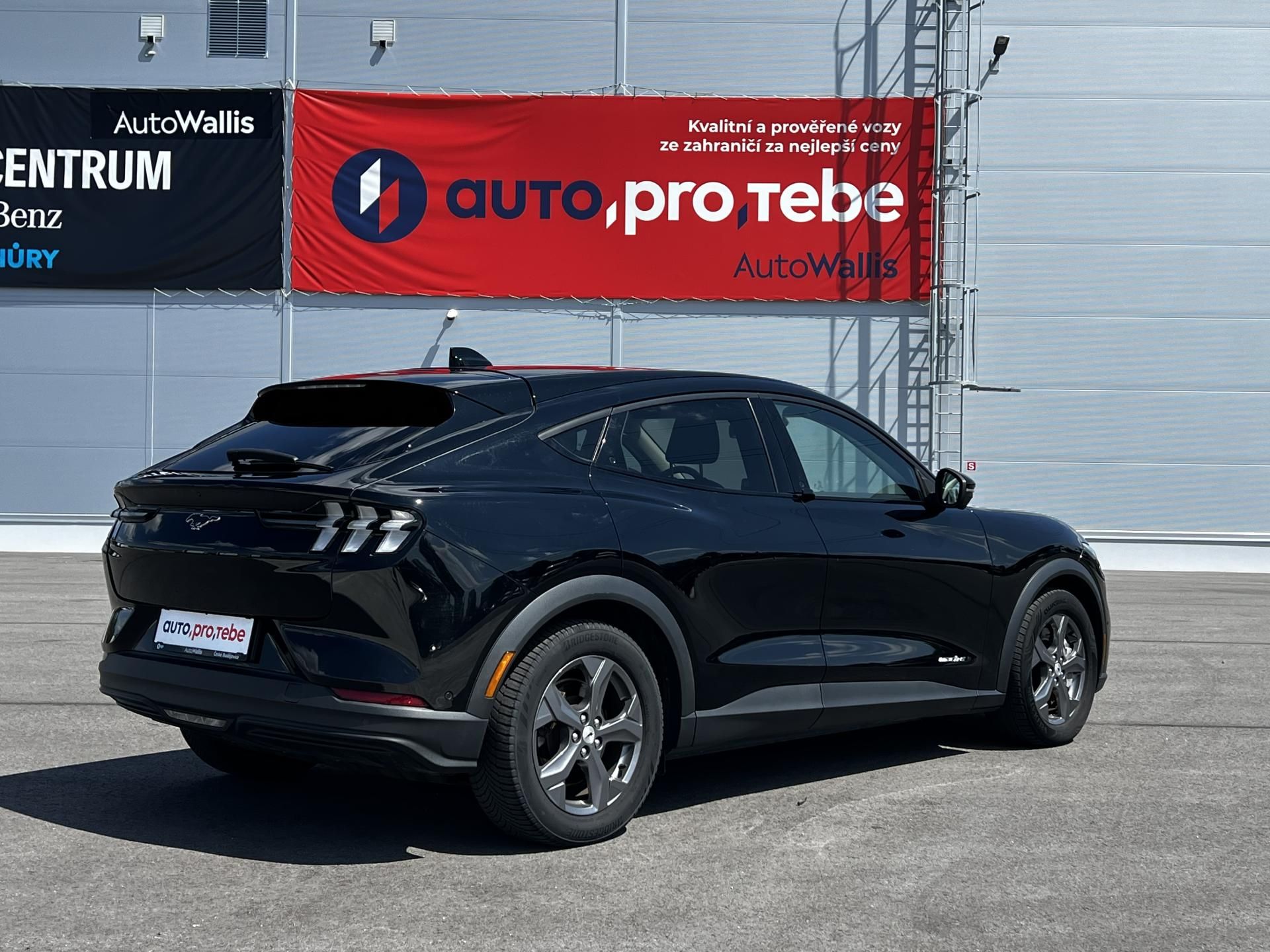 Ford Mustang Mach-E, RWD 75kWh 190kW 1.Maj DPH - fotka 4