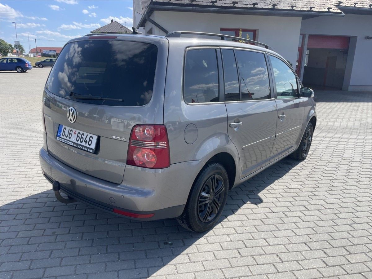 Volkswagen Touran, 1,9 TDi 77kw 6rychlostí Klimat - fotka 4