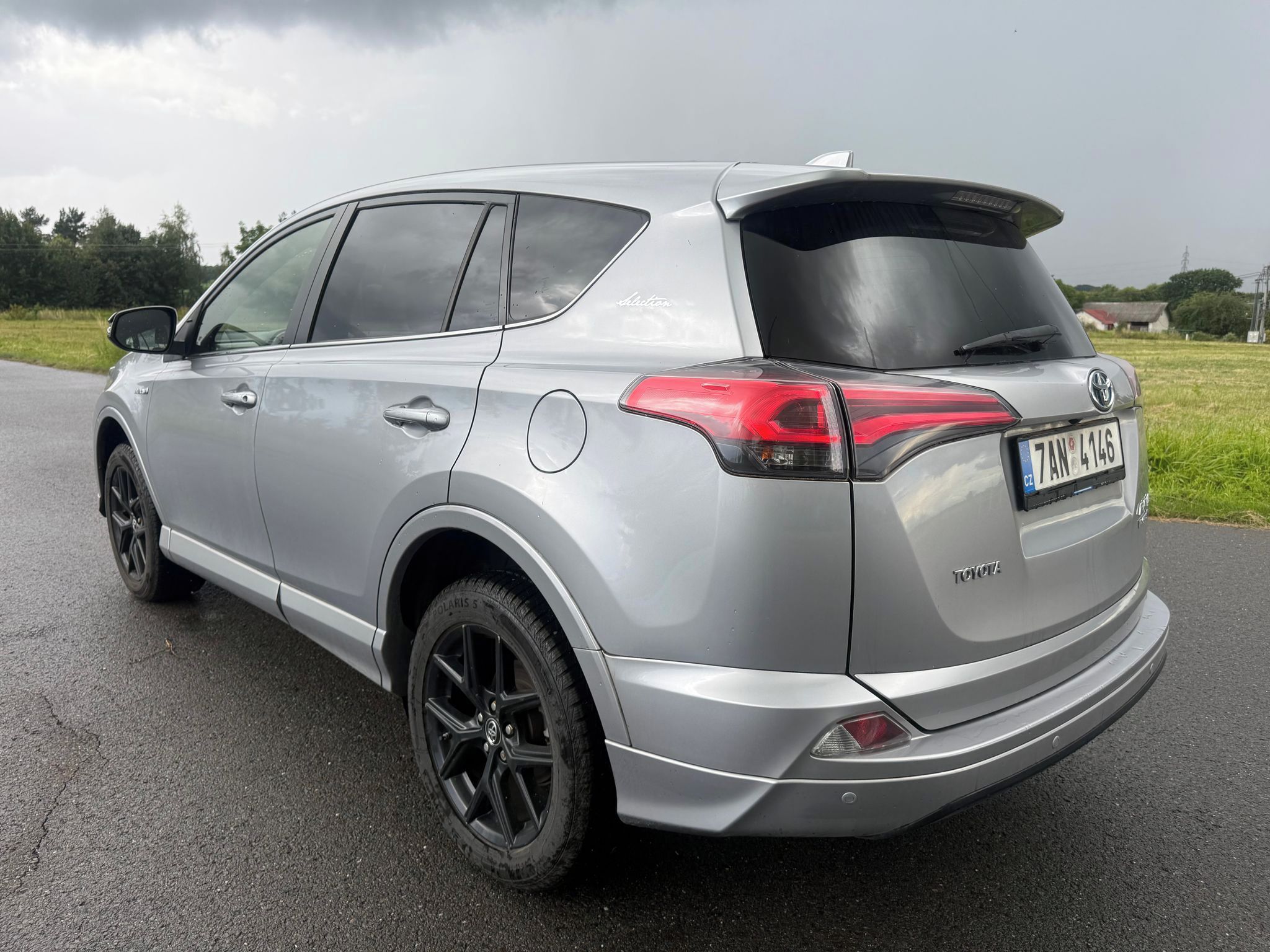 Toyota Rav4, Hybrid EXECUTIVE - fotka 3