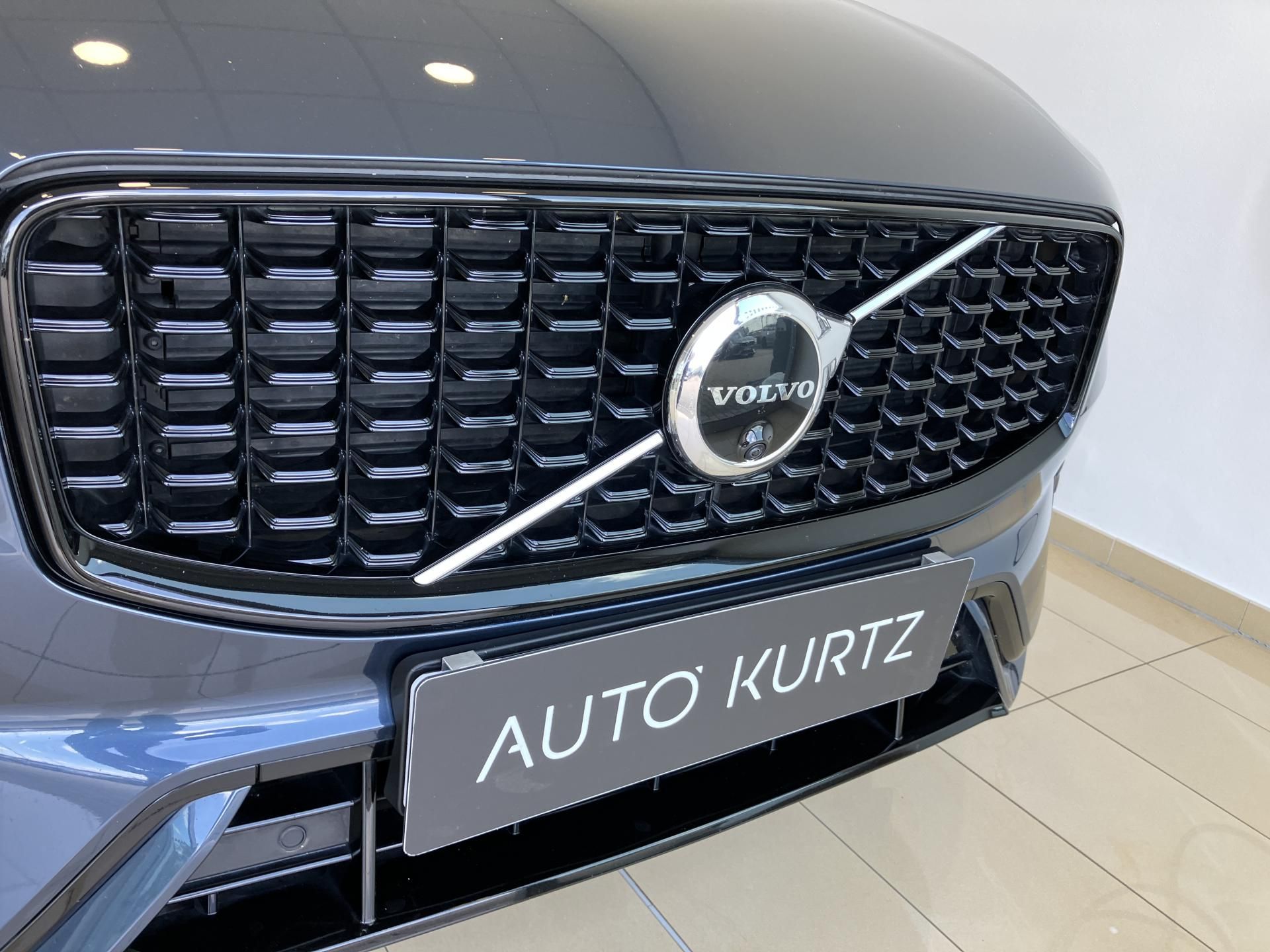 Volvo XC60, T8 eAWD Ultimate Dark - fotka 3