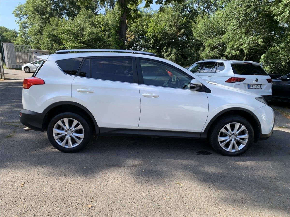 Toyota Rav4, 2,2 D-4D AWD,ČR - fotka 4