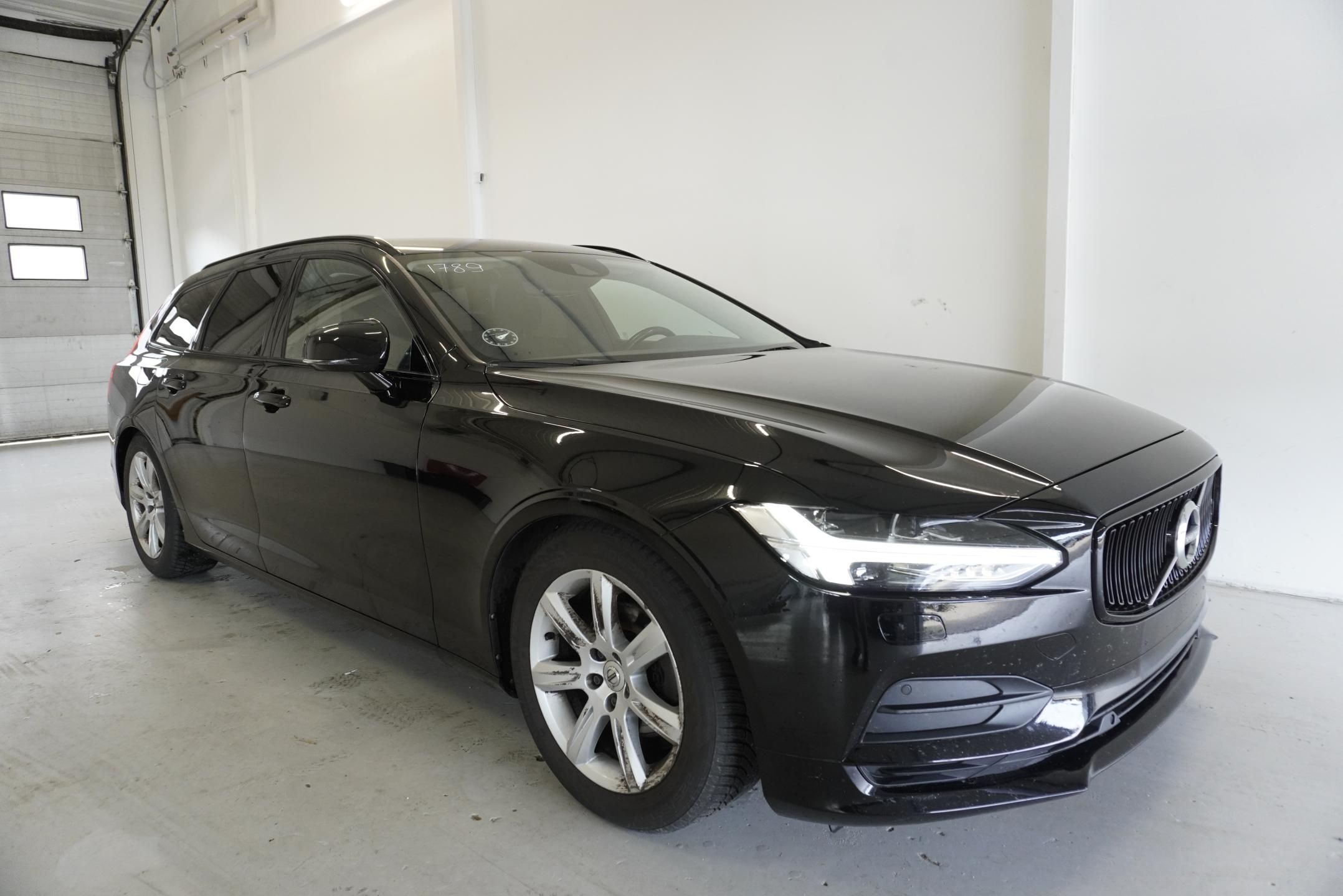 Volvo V90, 2.0 D4 MOMENTUM AUTOMAT 8st. - fotka 4