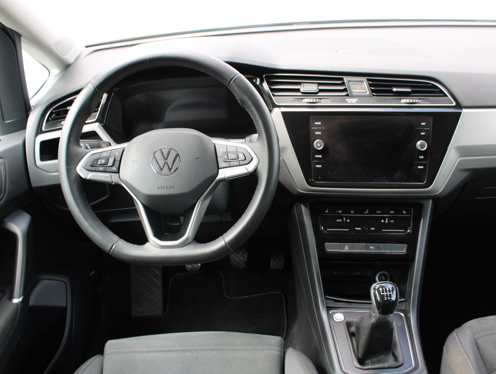 Volkswagen Touran, 1.5 TSI 110kW tažné manuál - fotka 5