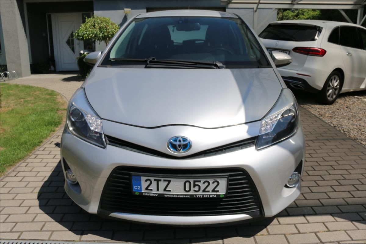 Toyota Yaris, 1,5 Hybrid, Automat - fotka 2