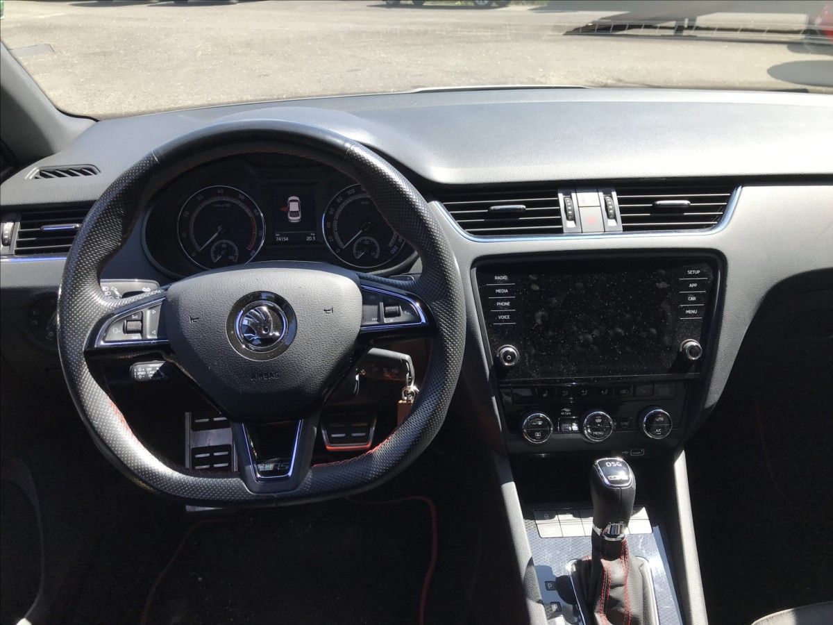 Škoda Octavia, 2,0 TSi DSG RS 180Kw - fotka 6