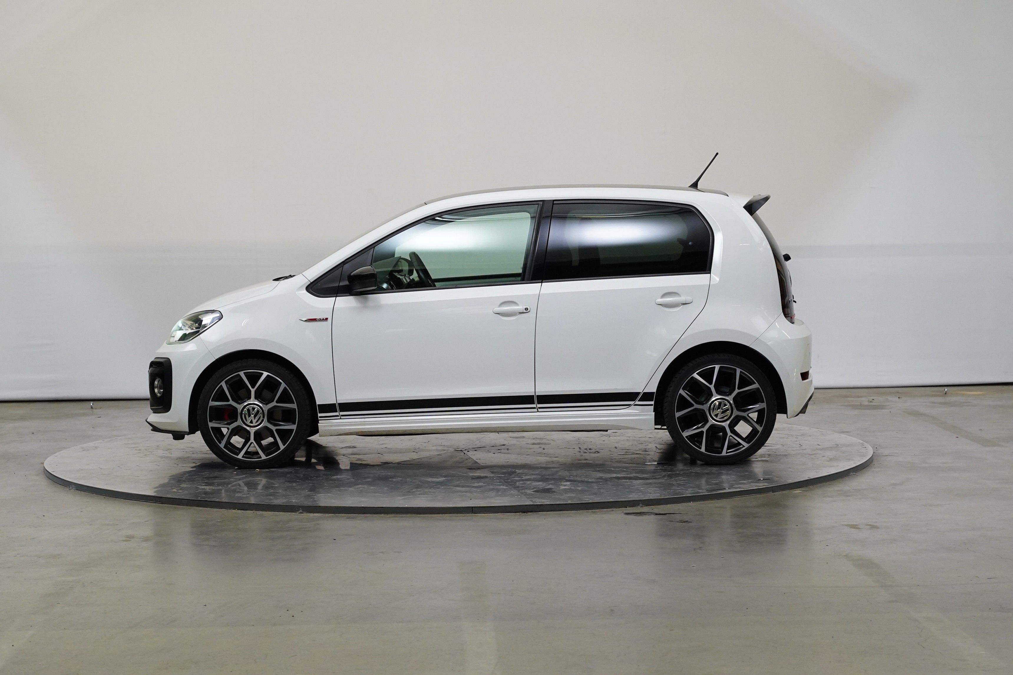 Volkswagen Up!, 1.0 TSI 85 kW GTI - fotka 3