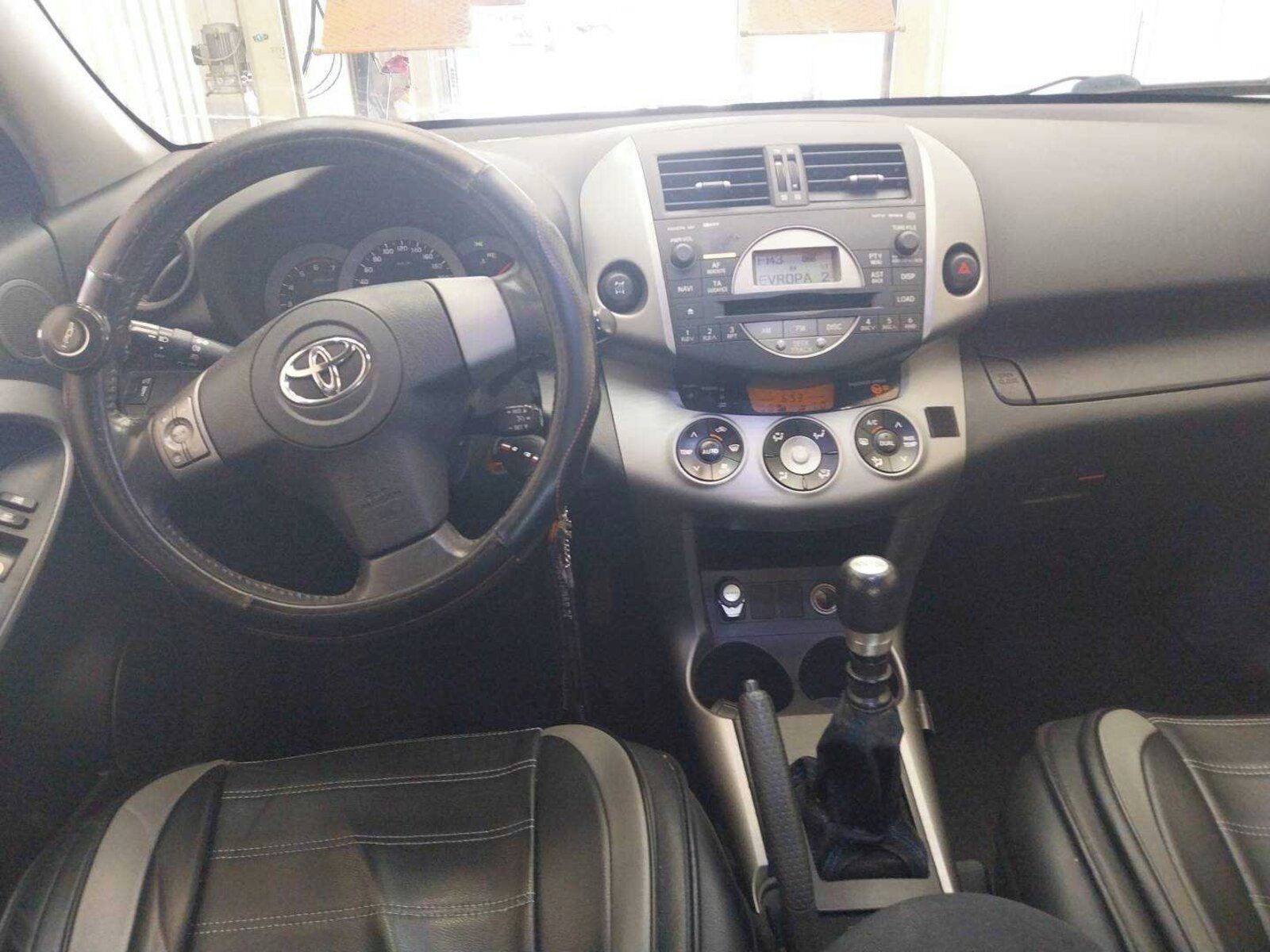 Toyota Rav4, 2.2 D-CAT, 4X4 - fotka 3