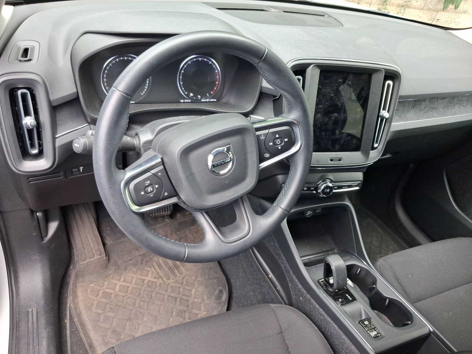 Volvo XC40, T2, Automat, ČR,1.maj - fotka 3