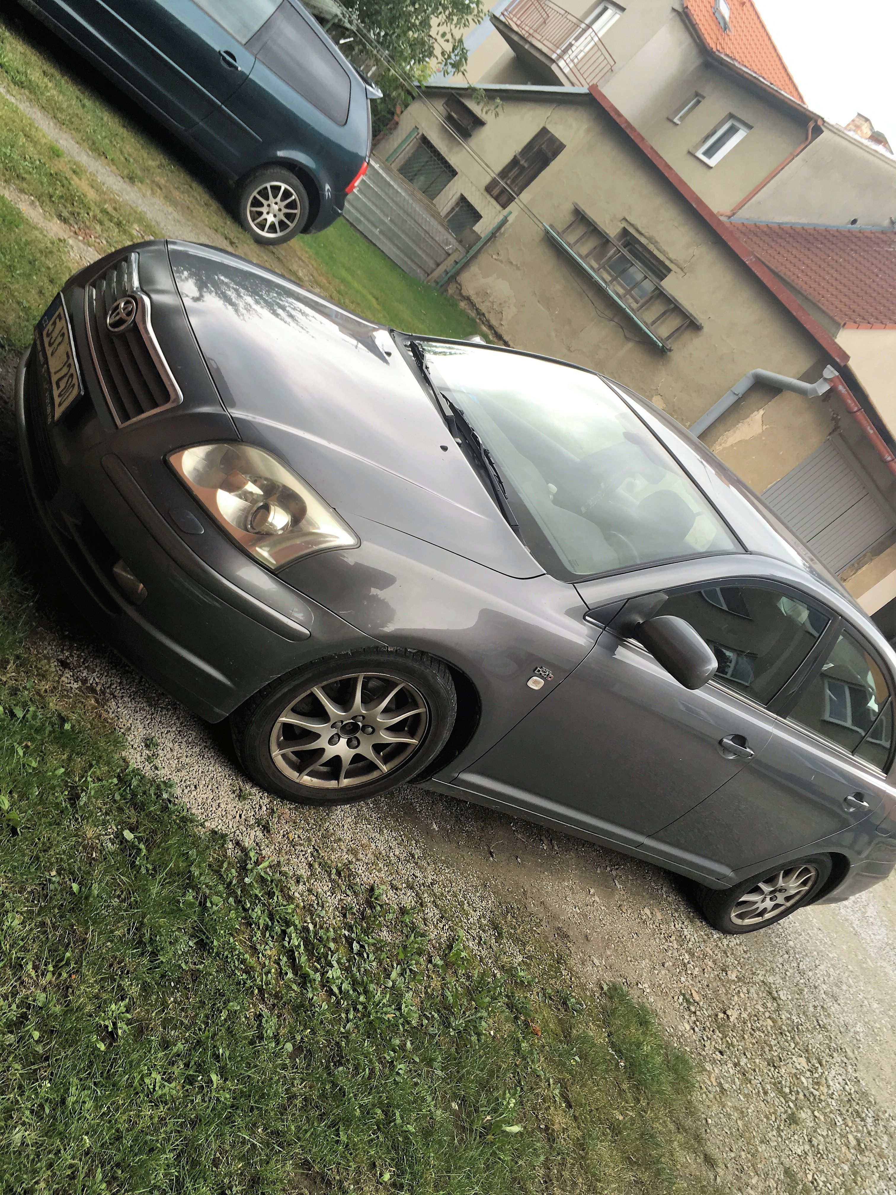 Toyota Avensis, 2.0 D-4D 2004 POJÍZDNÉ BEZ STK - fotka 2