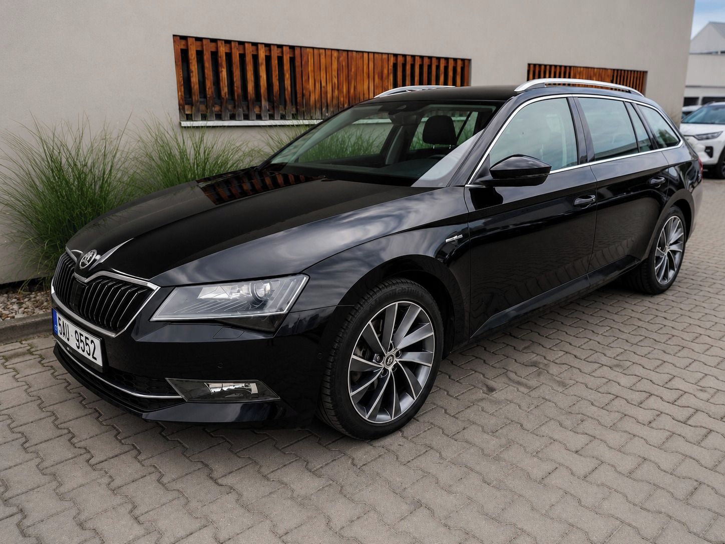 Škoda Superb, 2.0TDI 140kW L&K 4x4 ČR  DPH