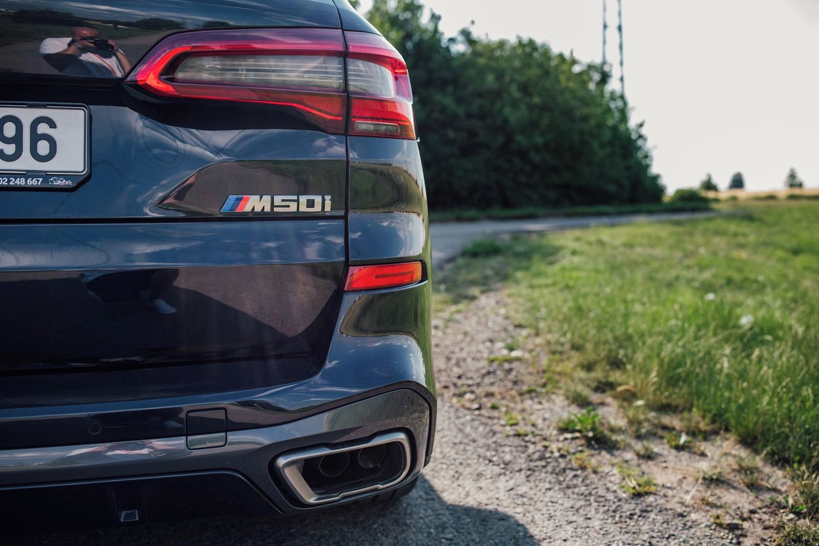 BMW X5, M50i, H&K, laser, pano, vzduch - fotka 4