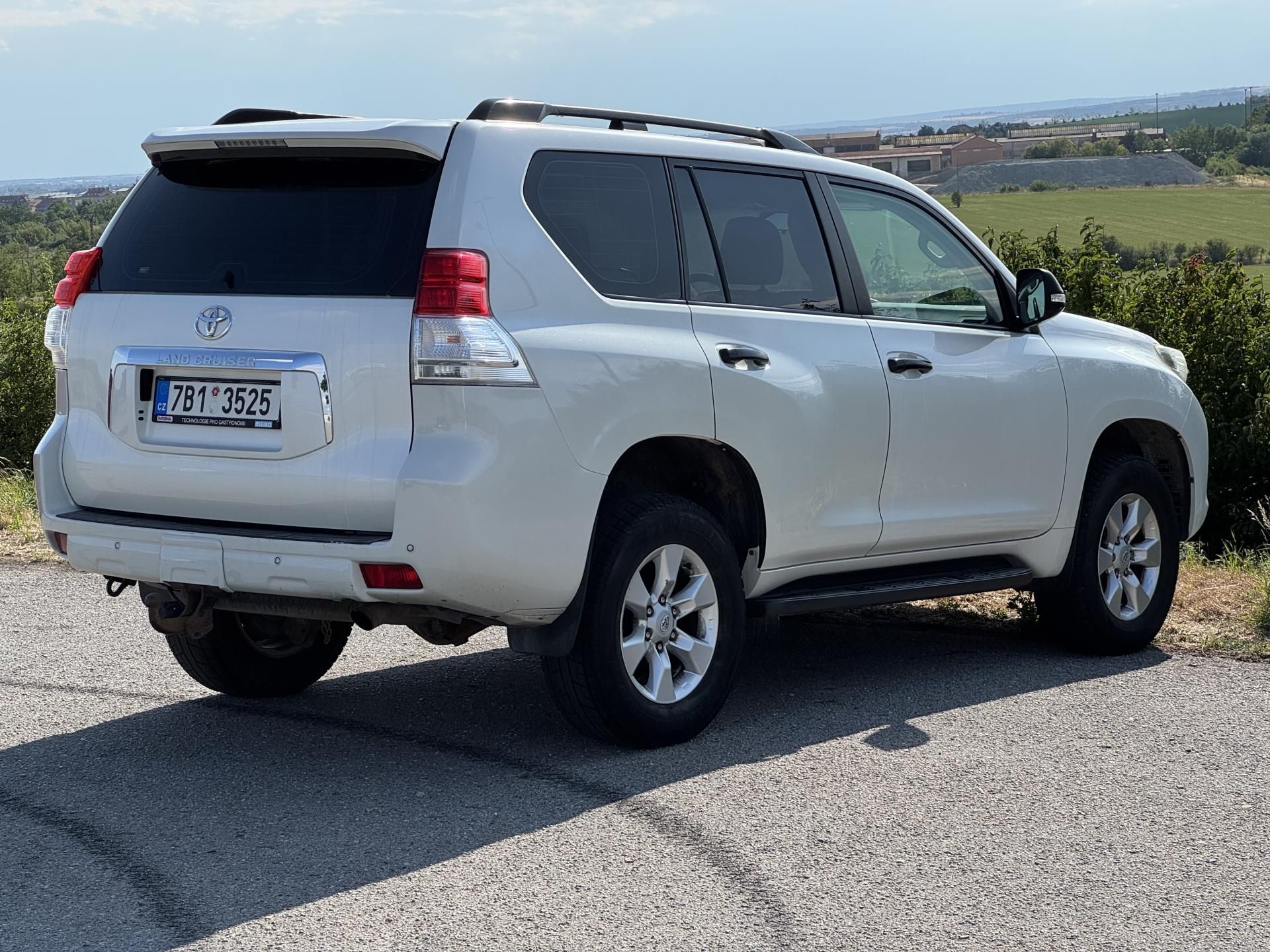 Toyota Land Cruiser, 3.0 D-4D 127 kW AUT Tažné - fotka 4