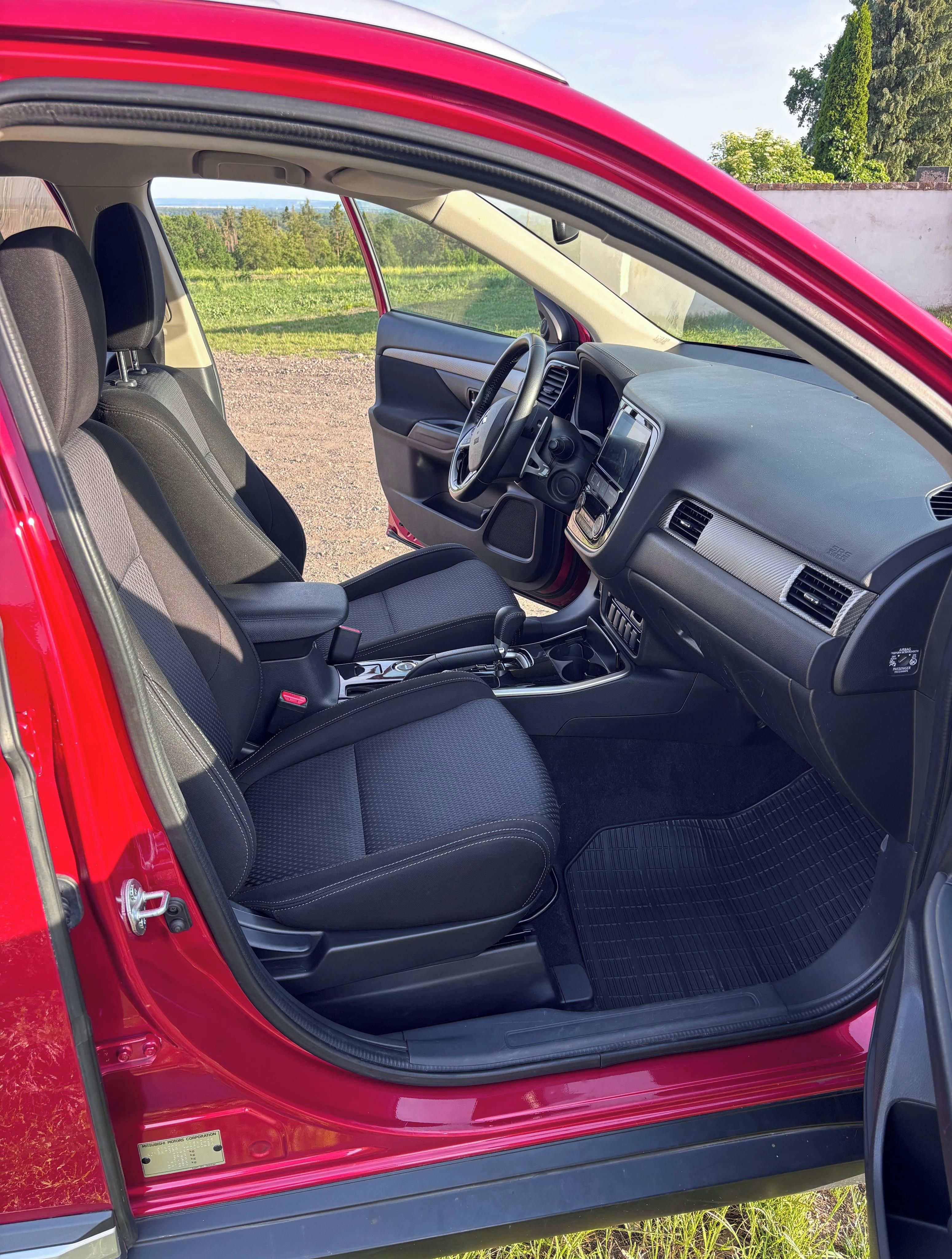 Mitsubishi Outlander, 2,0 | 4x4 | 2018 | 118tkm - fotka 6