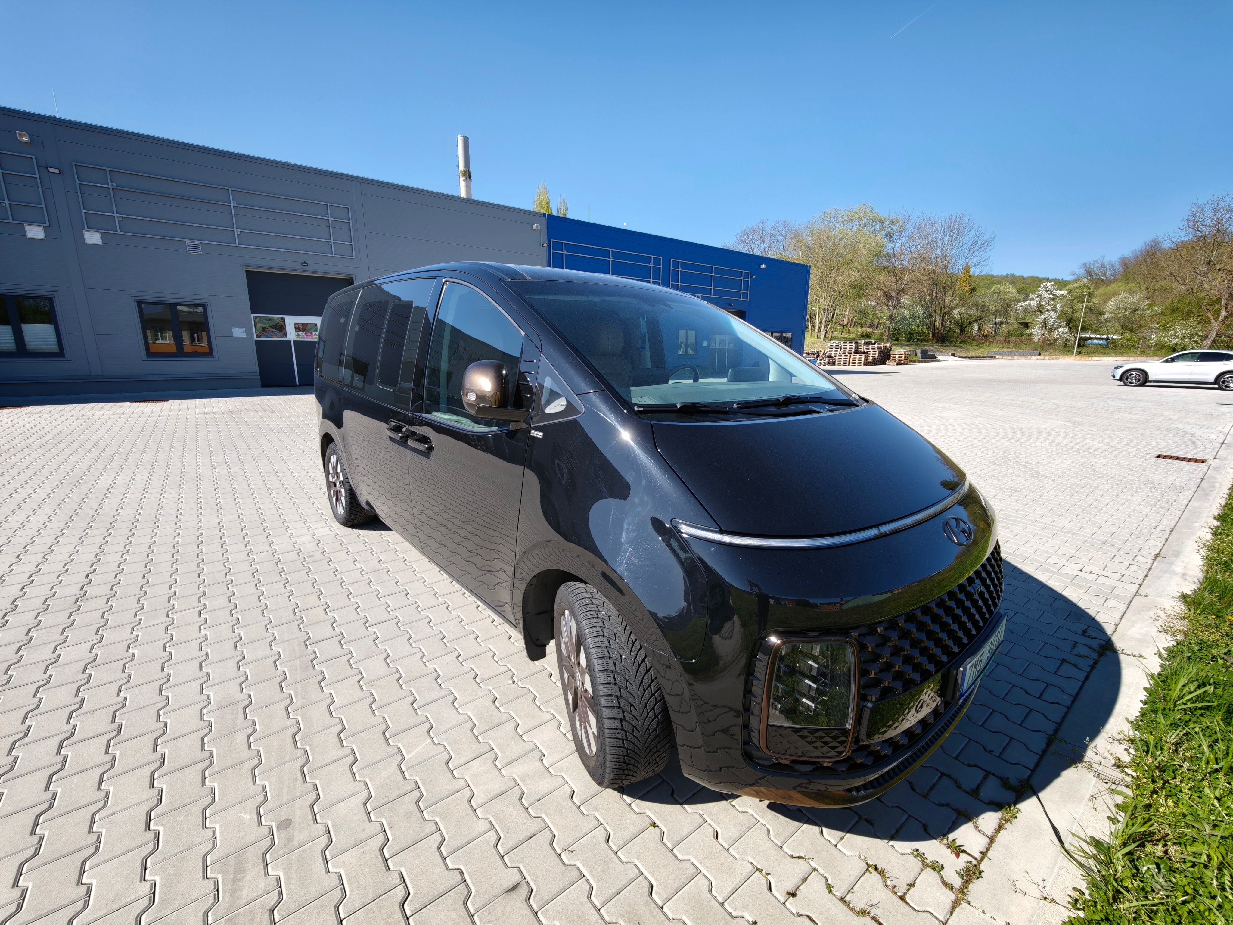 Hyundai Staria, Luxury 4x4, 2.2 CRDi, ČR, DPH - fotka 2