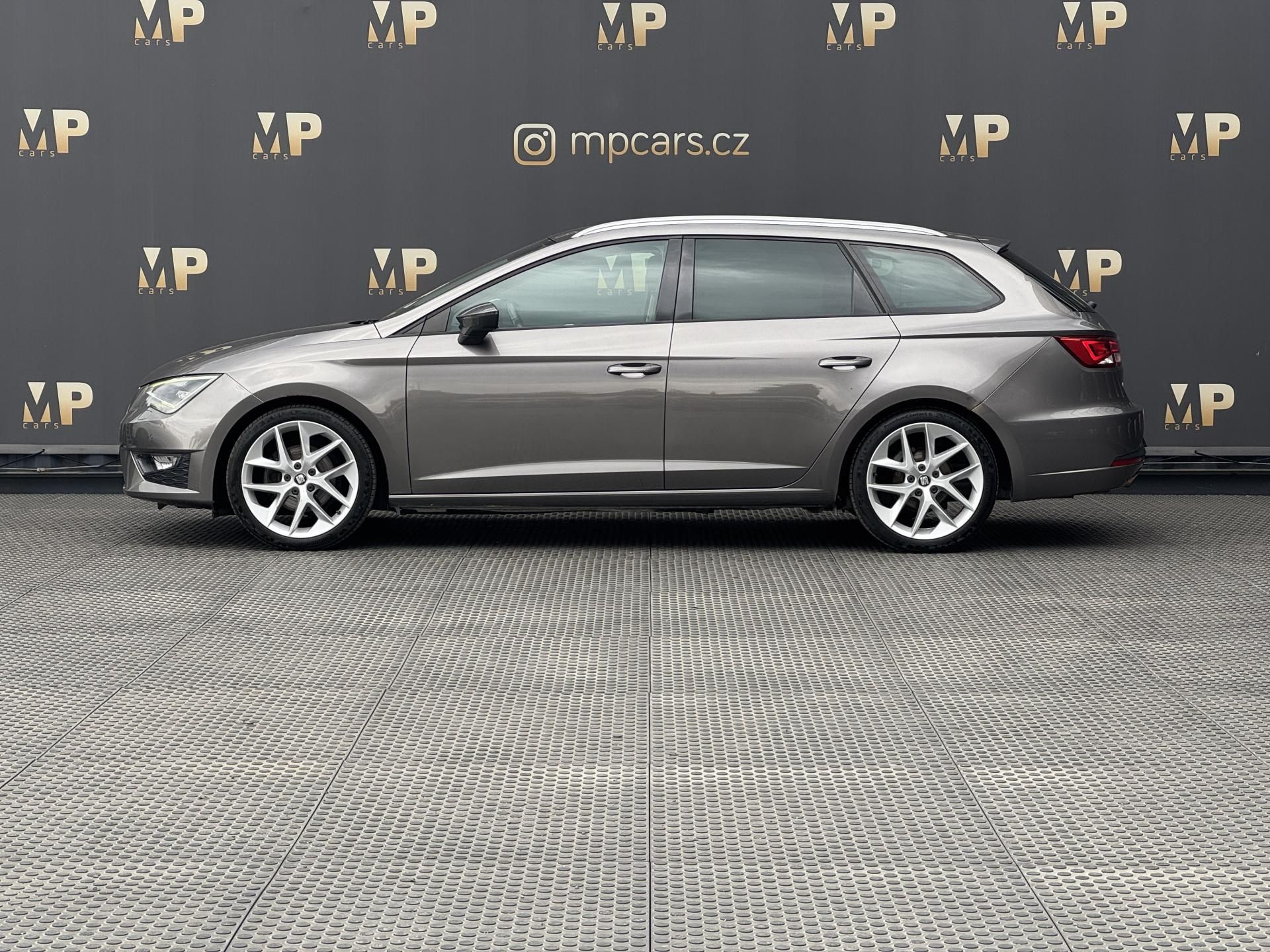 Seat Leon, 1.4TSi 92kW MAN FR, PANO 1.Maj - fotka 5