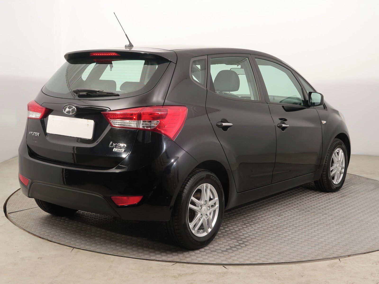 Hyundai ix20, 1.6 CRDi, Kožené sedačky - fotka 5