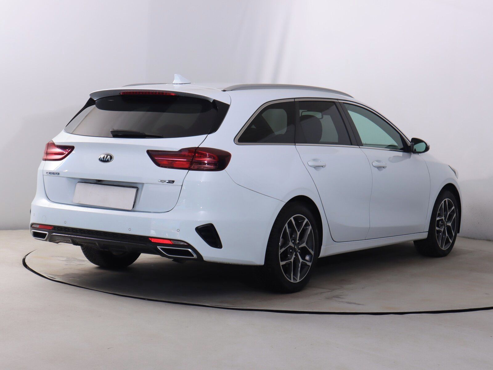 Kia Cee´d, 1.6 CRDi, GT Line, Serv.kniha - fotka 5