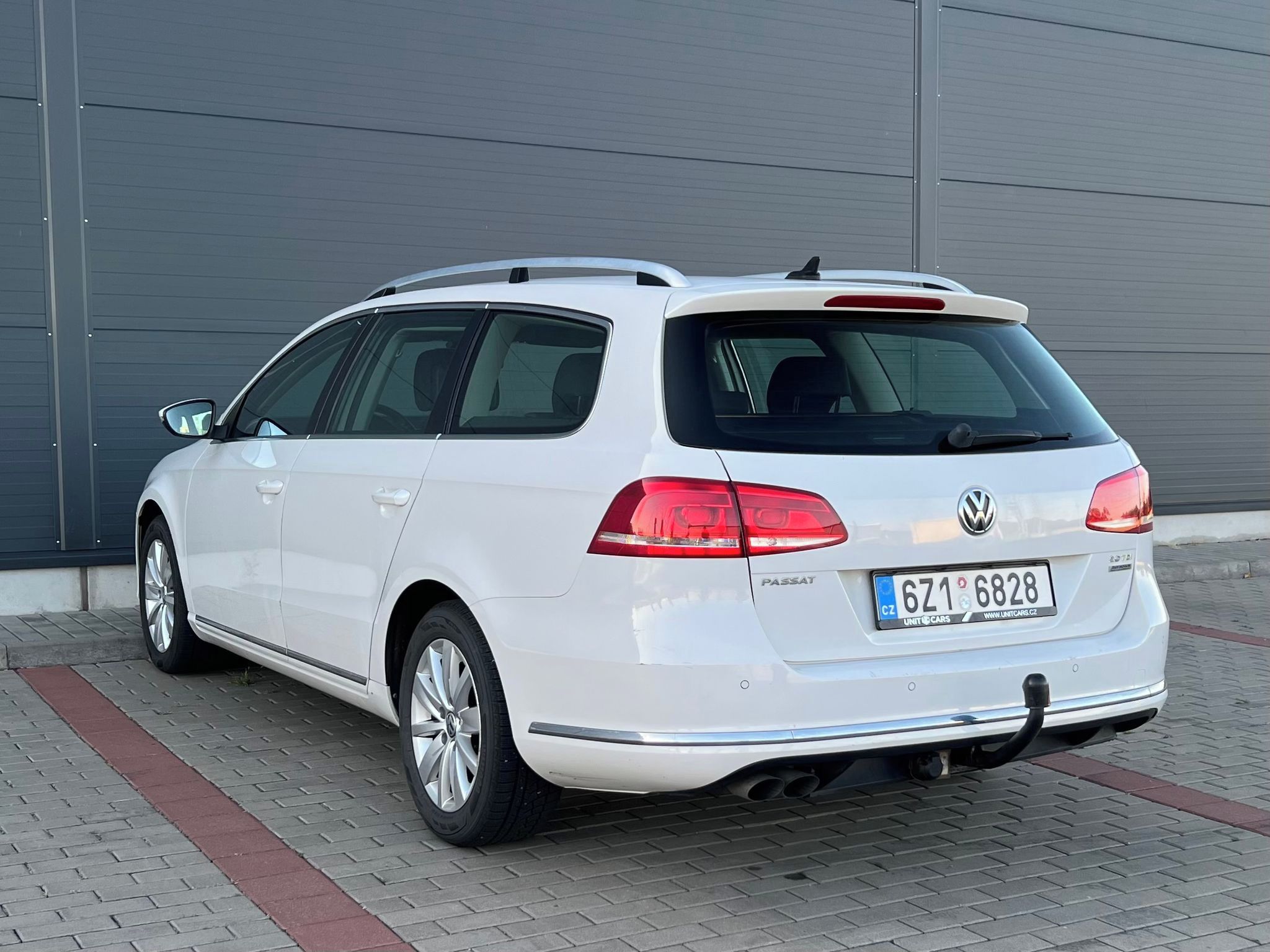 Volkswagen Passat, TDI-ALU-NAVI-PLNÝ SERVIS - fotka 6