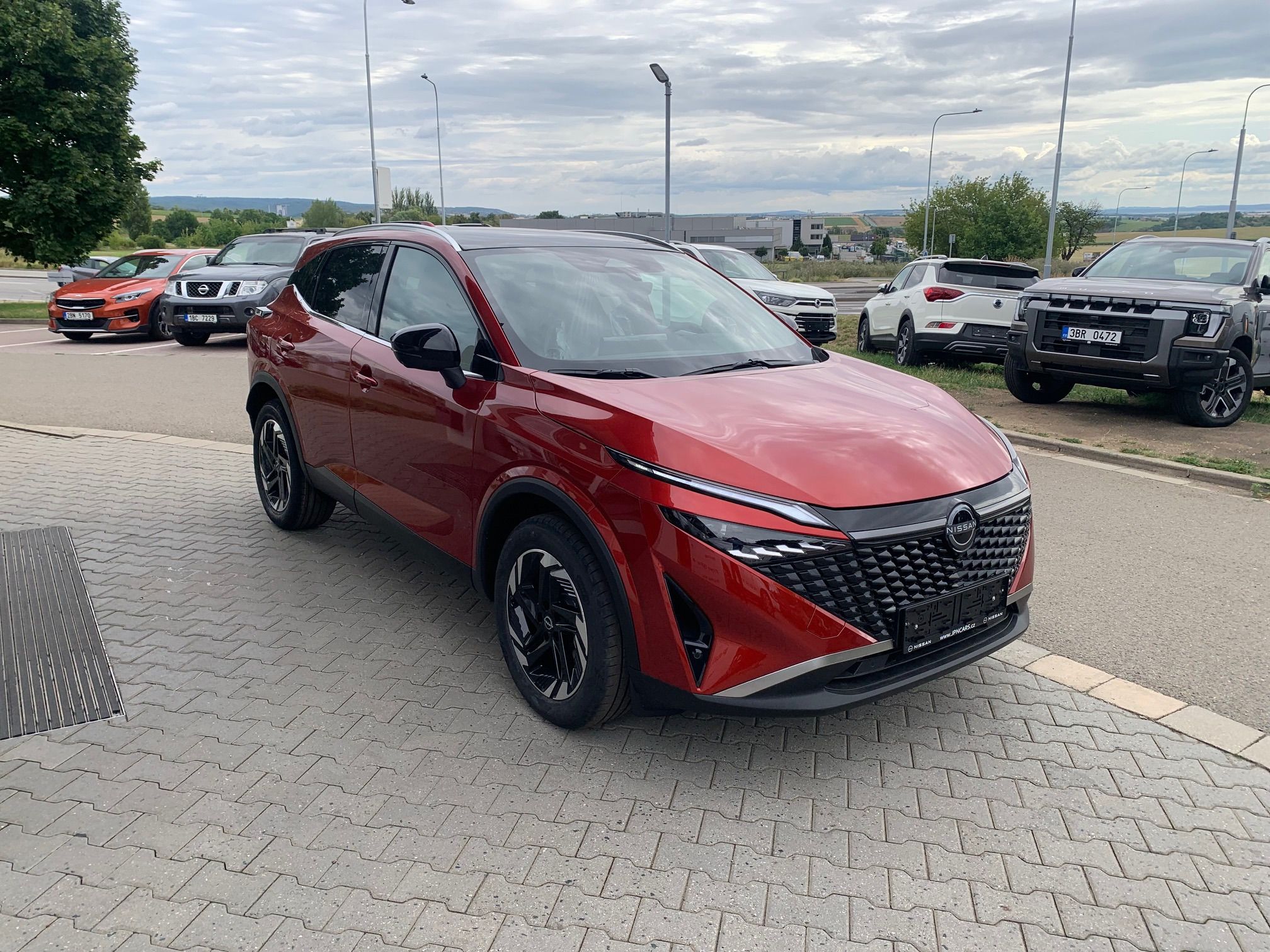Nissan Qashqai, 1,3 DIG-T X-Tronic N-Connecta - fotka 2