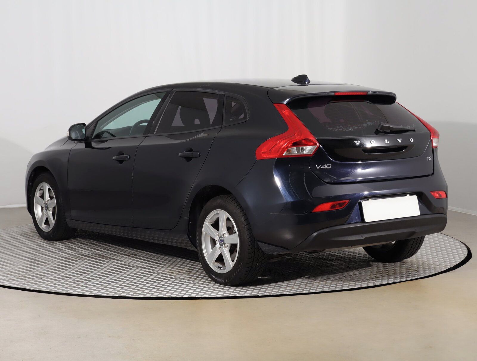 Volvo V40, 2.0 T2, Navi, Xenony - fotka 4