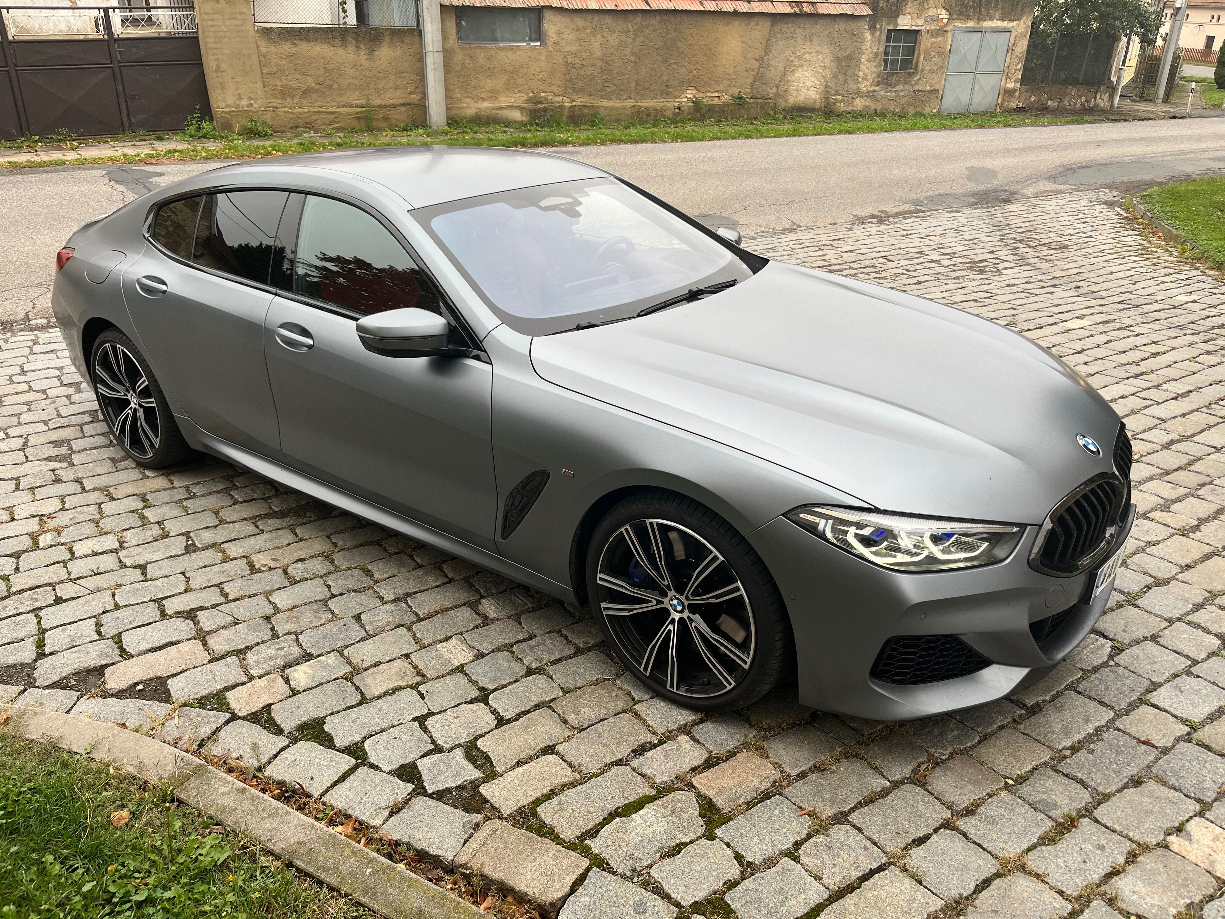 BMW Řada 8, 850i XDRIVE