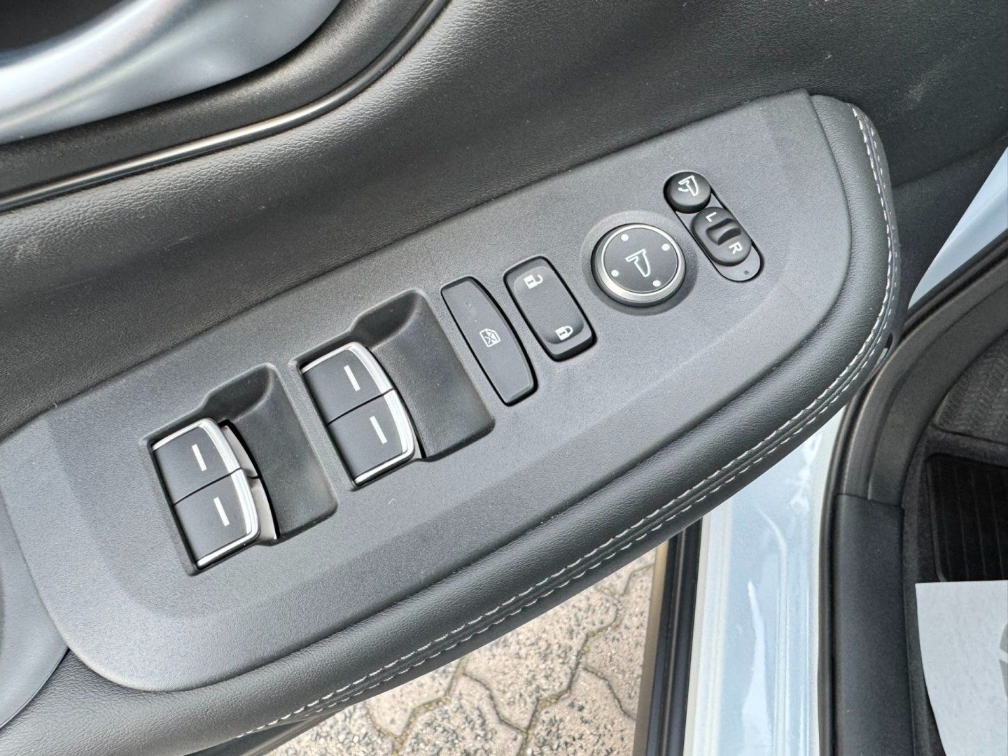 Honda ZR-V, 2.0eHEV 135kW ELEGANCE MR2027 - fotka 5